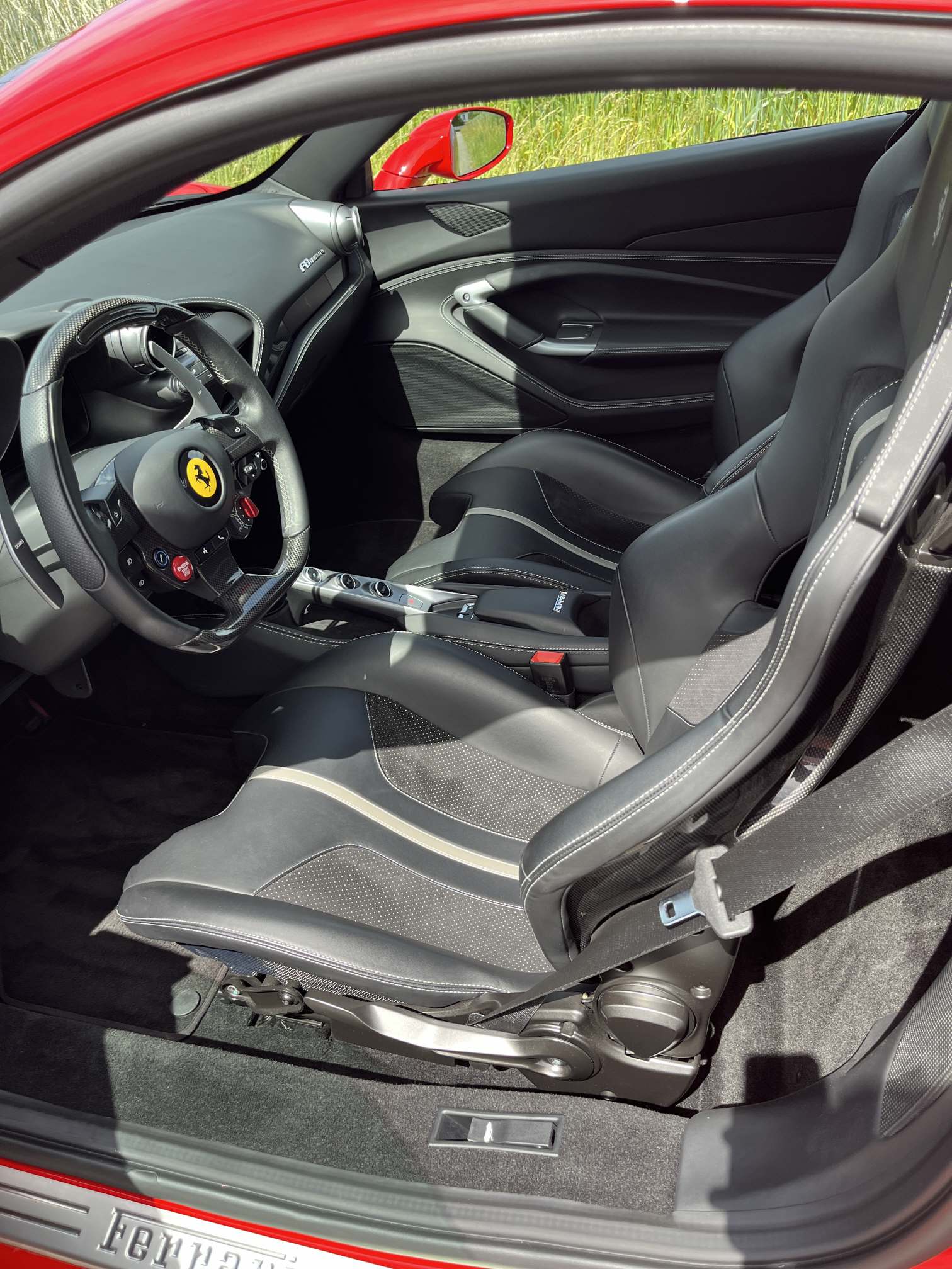 FERRARI F8 Tributo-image-8