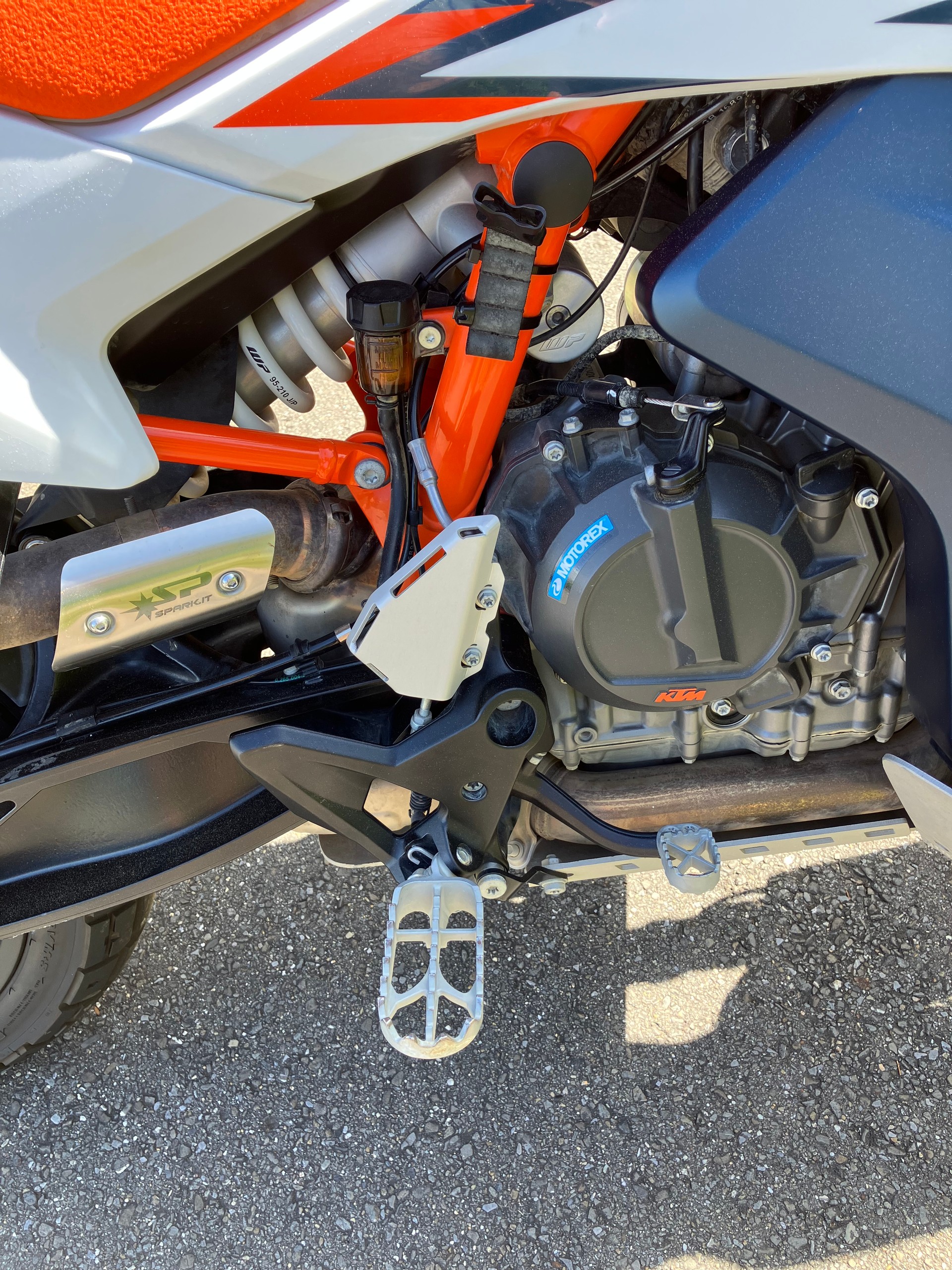 KTM 890 adventure R-image-5