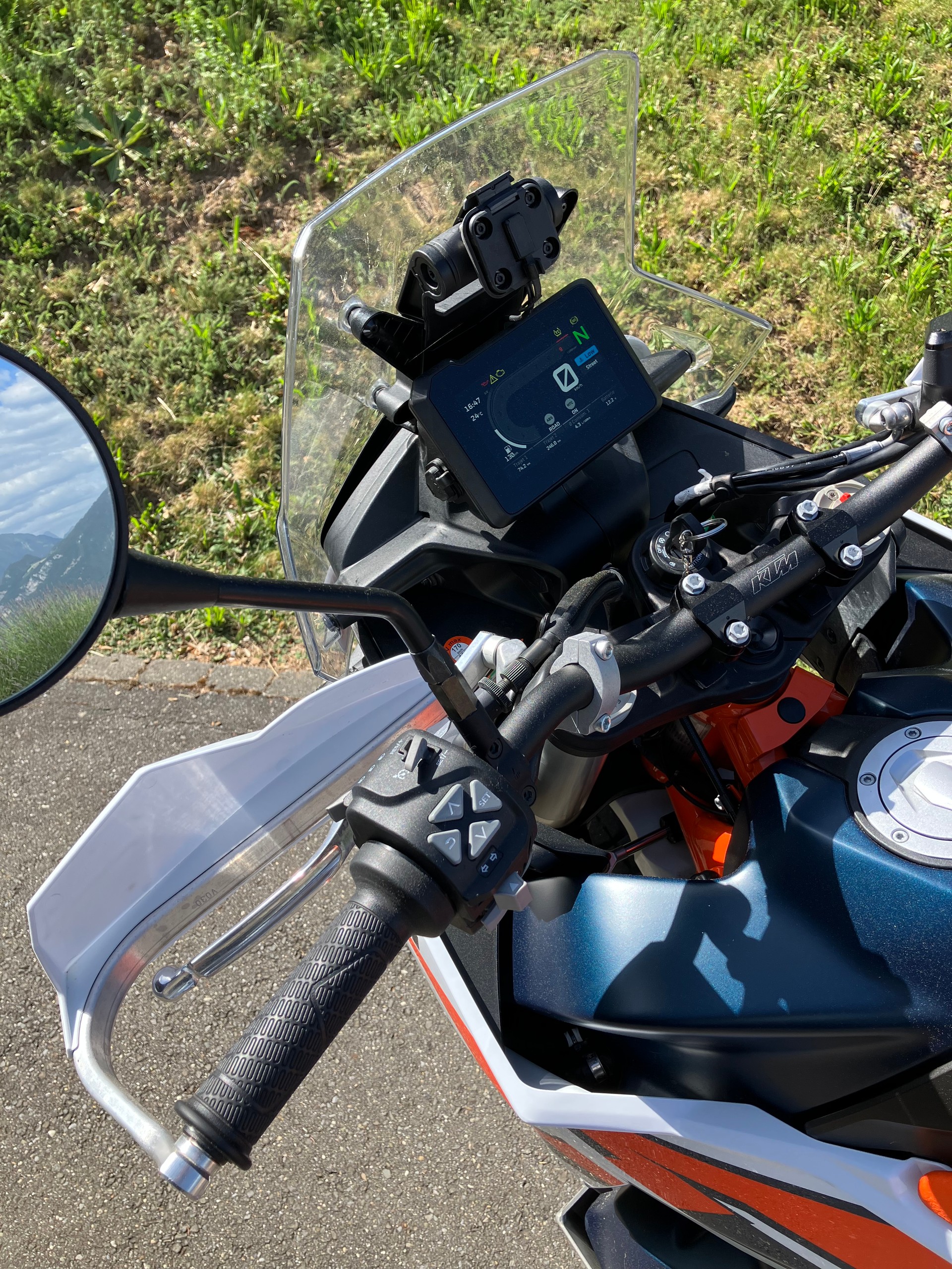 KTM 890 adventure R-image-6