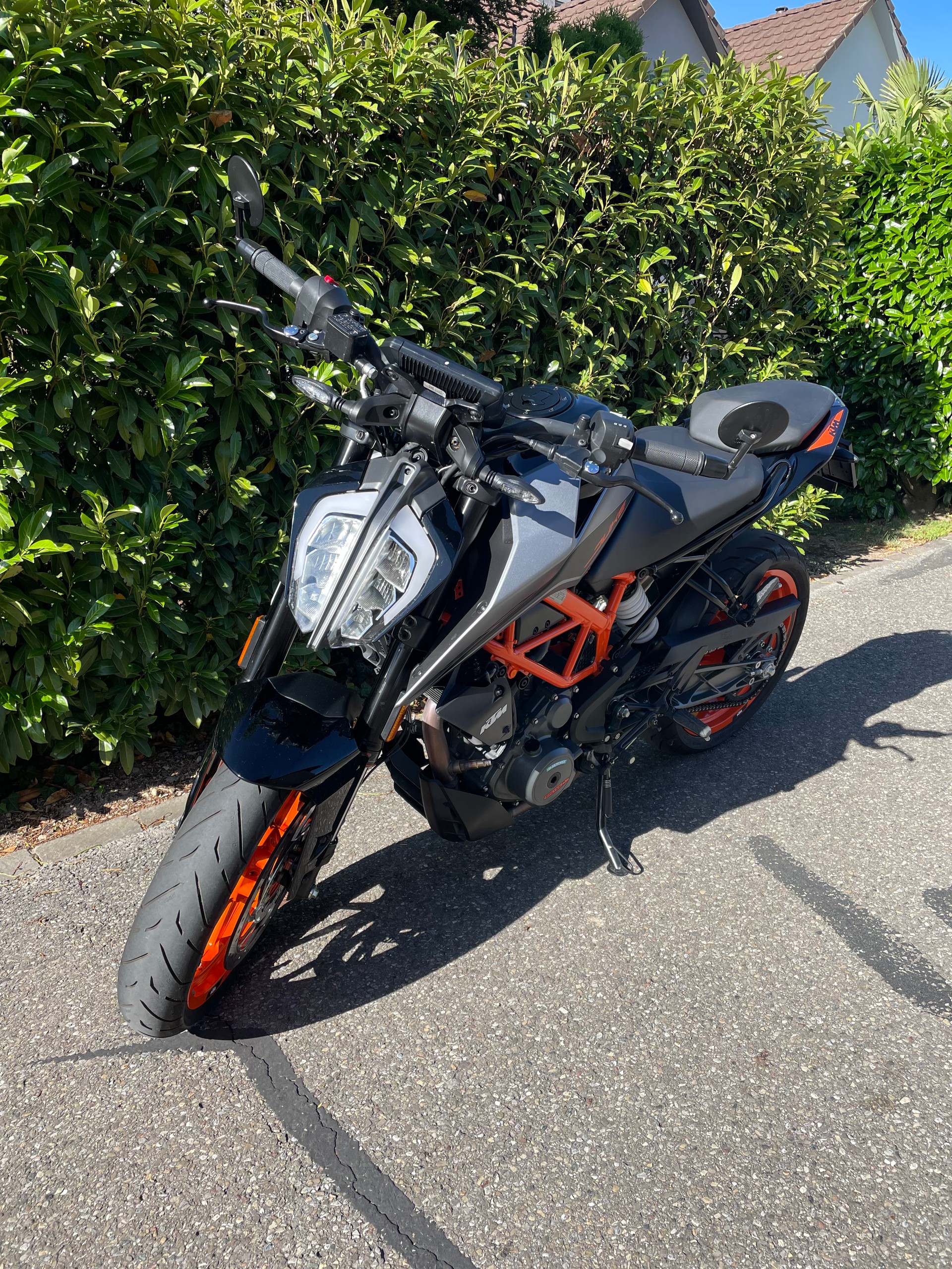 KTM 390 Duke-image-1