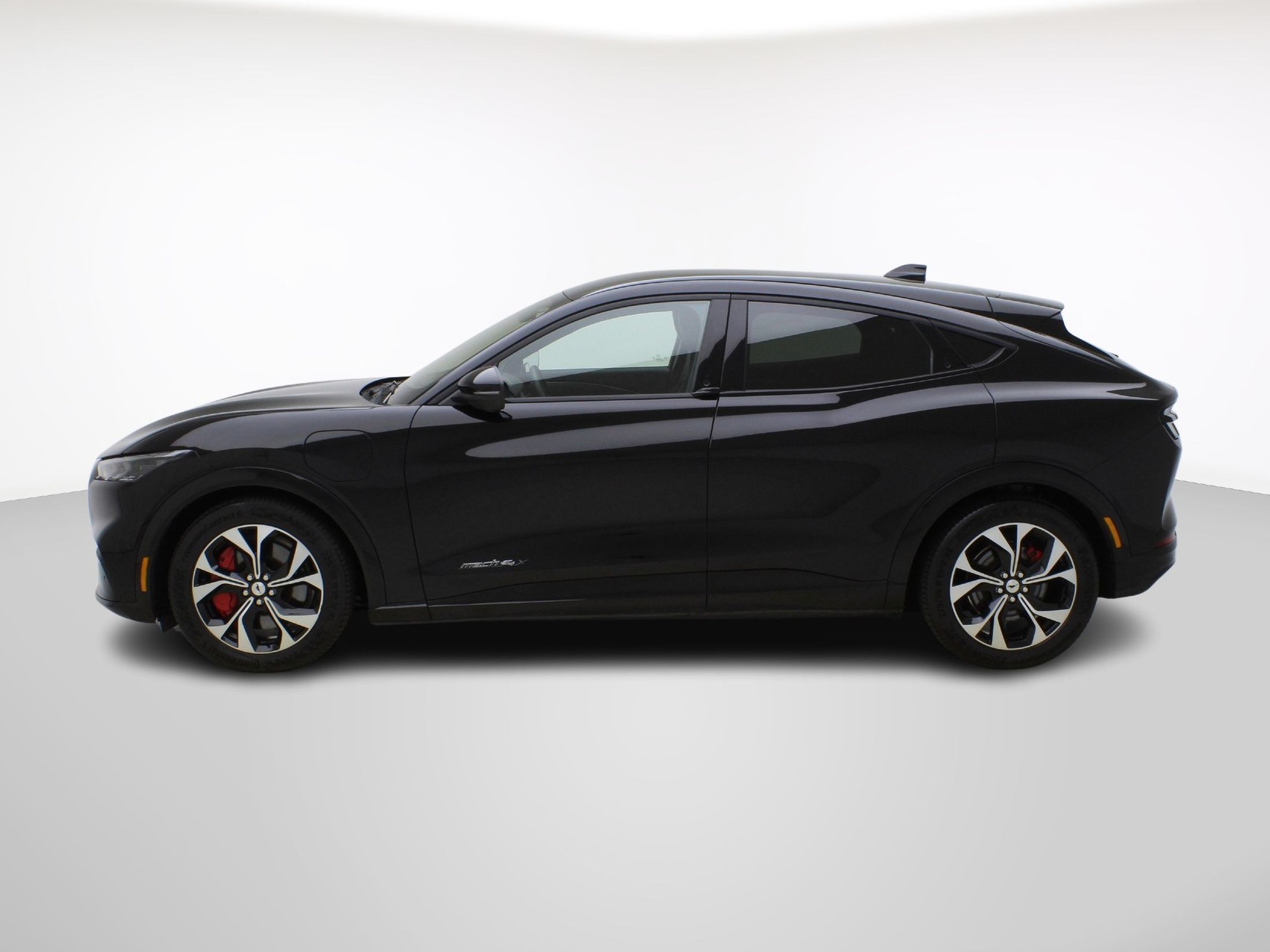 FORD Mustang Mach-E Extended AWD-showroom-element-2