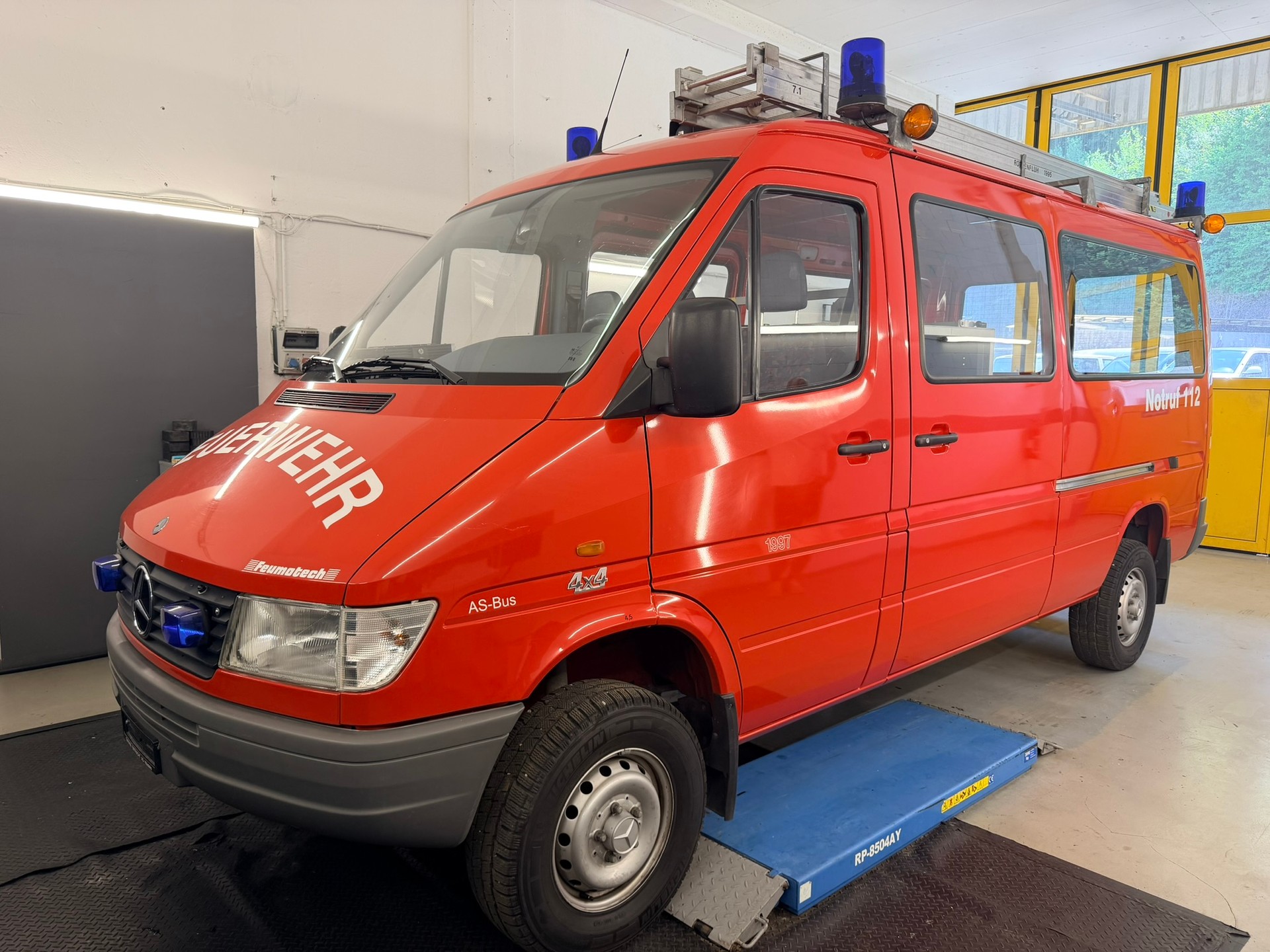 MERCEDES-BENZ Sprinter 312 D 4X4 SPERRDIFF FEUERWEHR