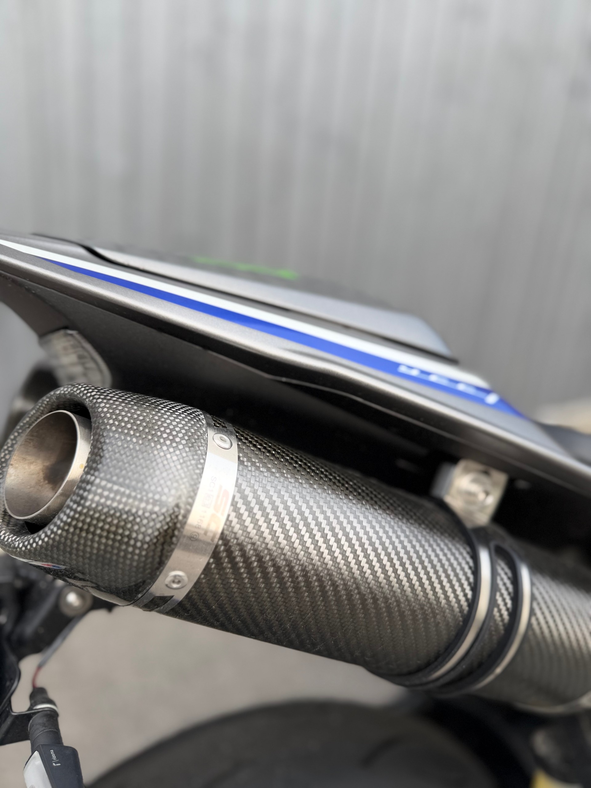 YAMAHA YZF-R1-image-7