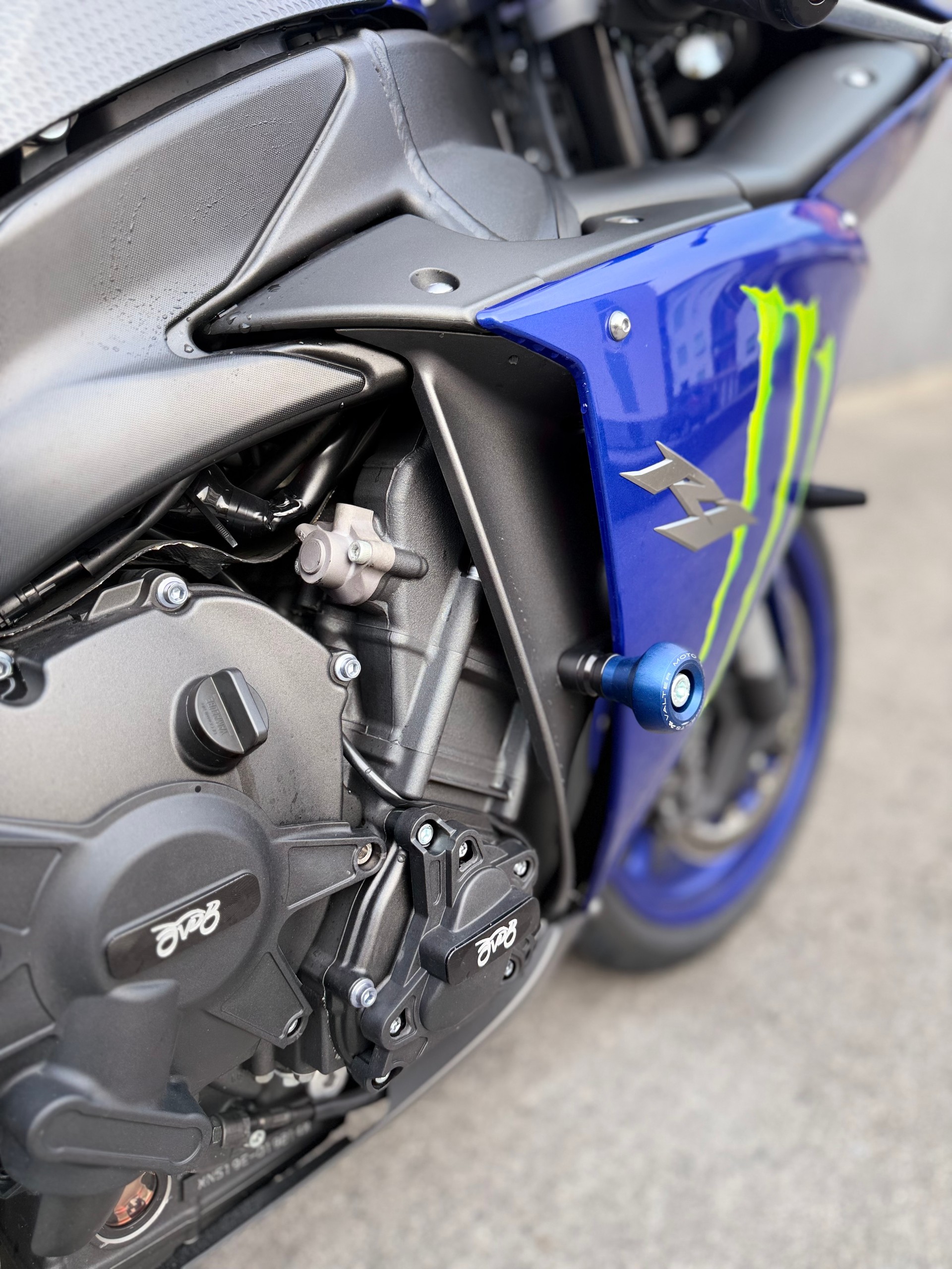 YAMAHA YZF-R1-image-5