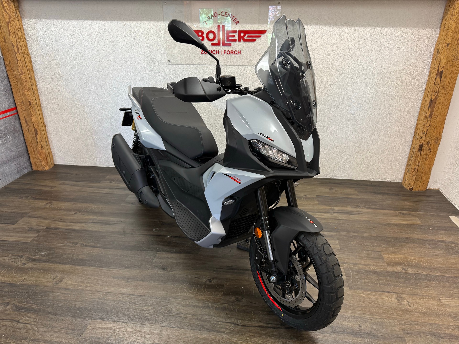 APRILIA SR GT 400-image-3