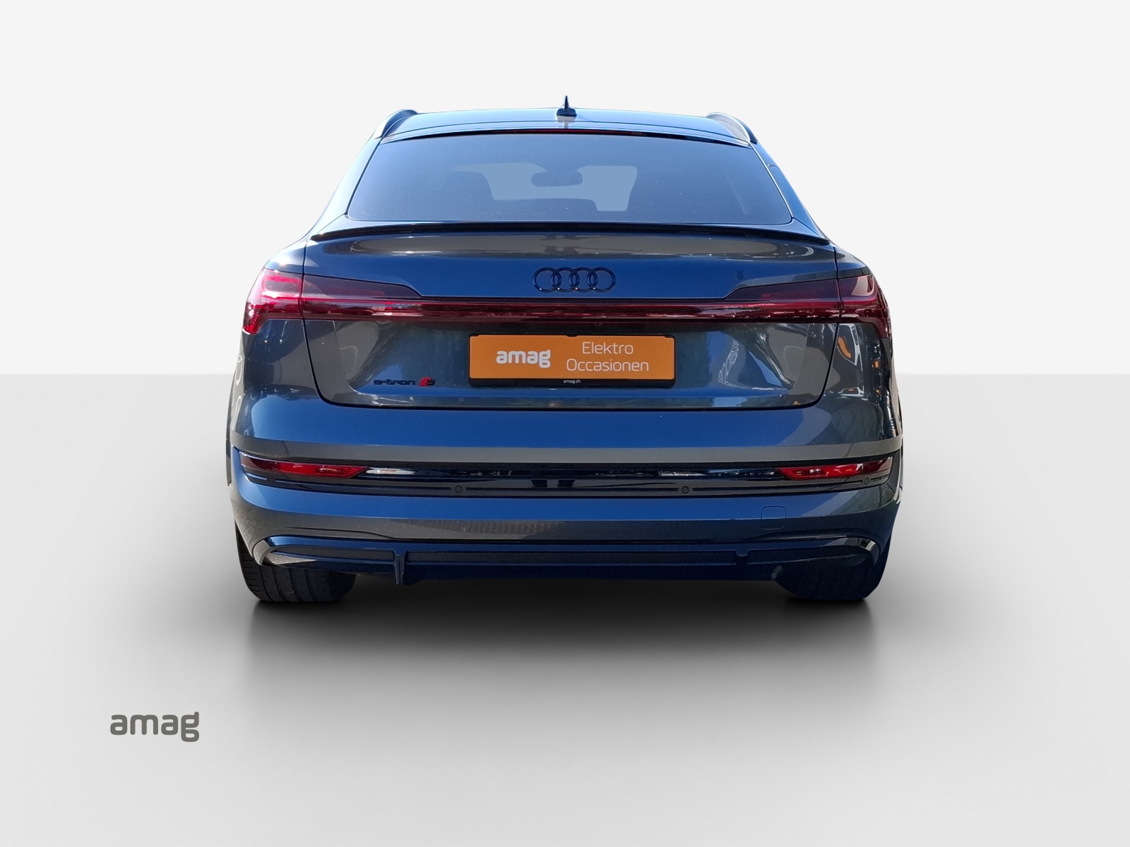 AUDI e-tron S Sportback quattro-showroom-element-3