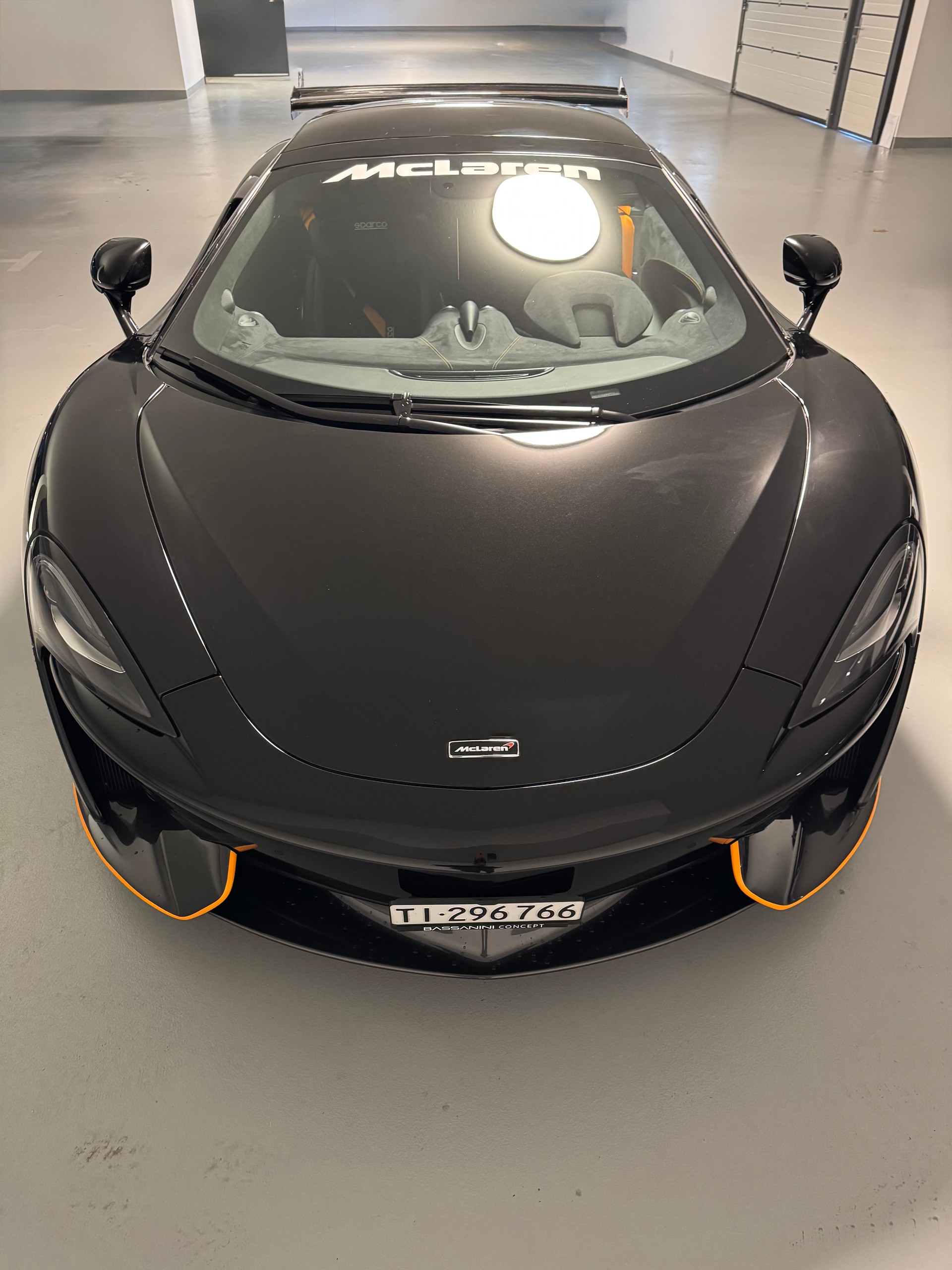 McLAREN 570S Spider 3.8 V8 SSG-image-1