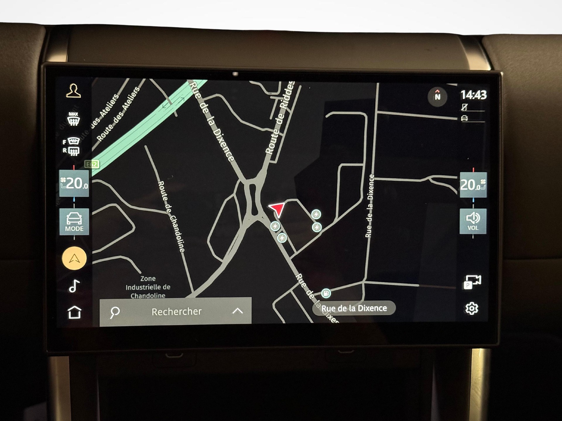 LAND ROVER Discovery Sport 1.5 T 300e S-image-17