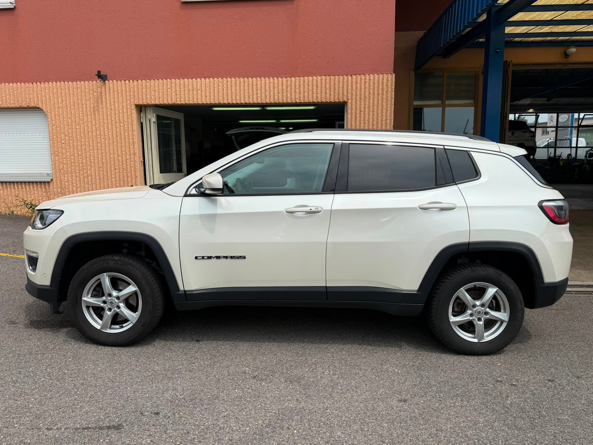 JEEP Compass 2.0CRD Limited AWD 9ATX-image-2