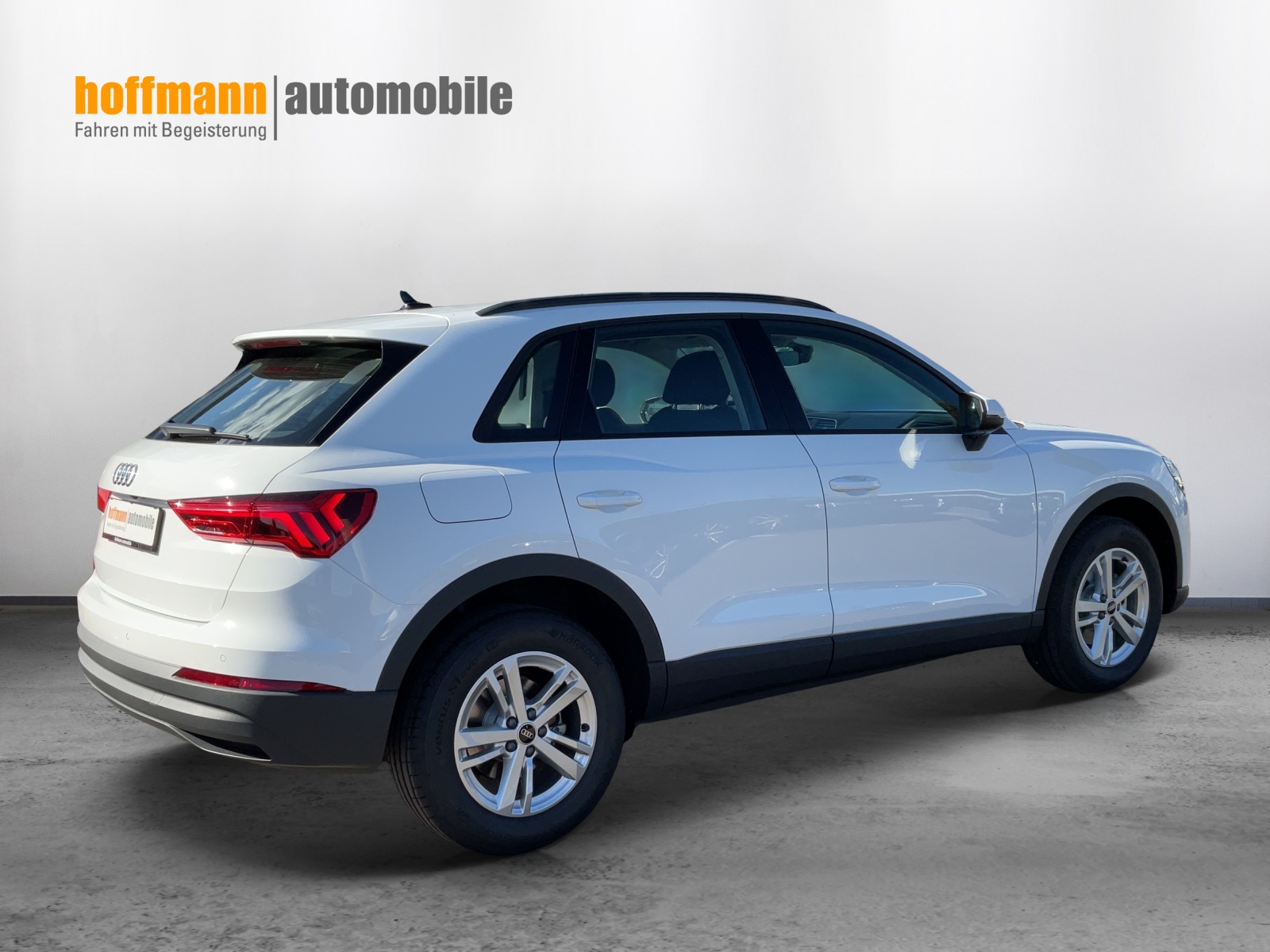 AUDI Q3 Sportback 35 TFSI Attraction S-tronic-showroom-element-3