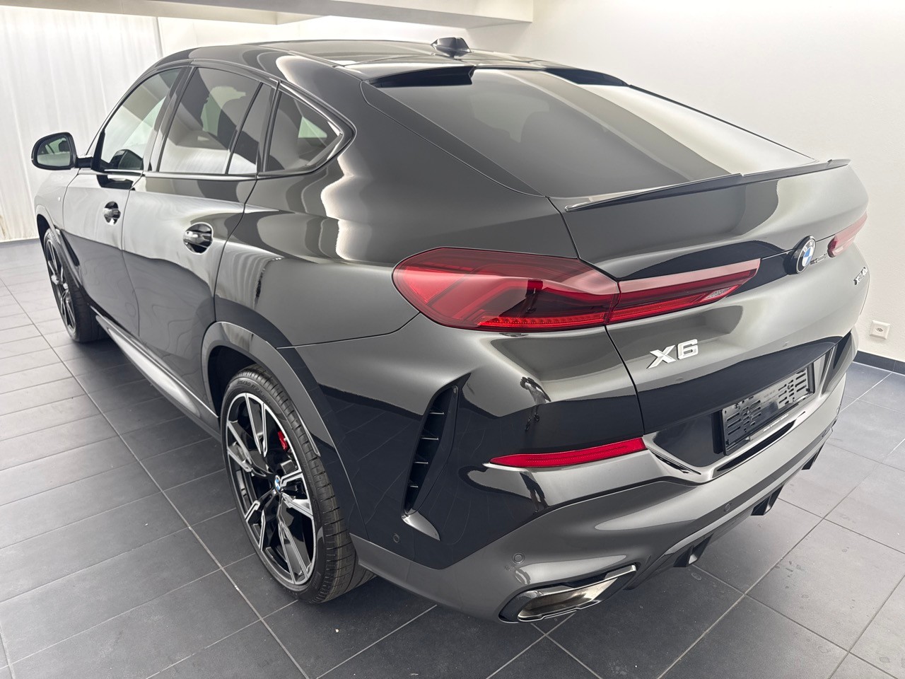 BMW X6 xDrive 48V 40d M SportPro-showroom-element-1