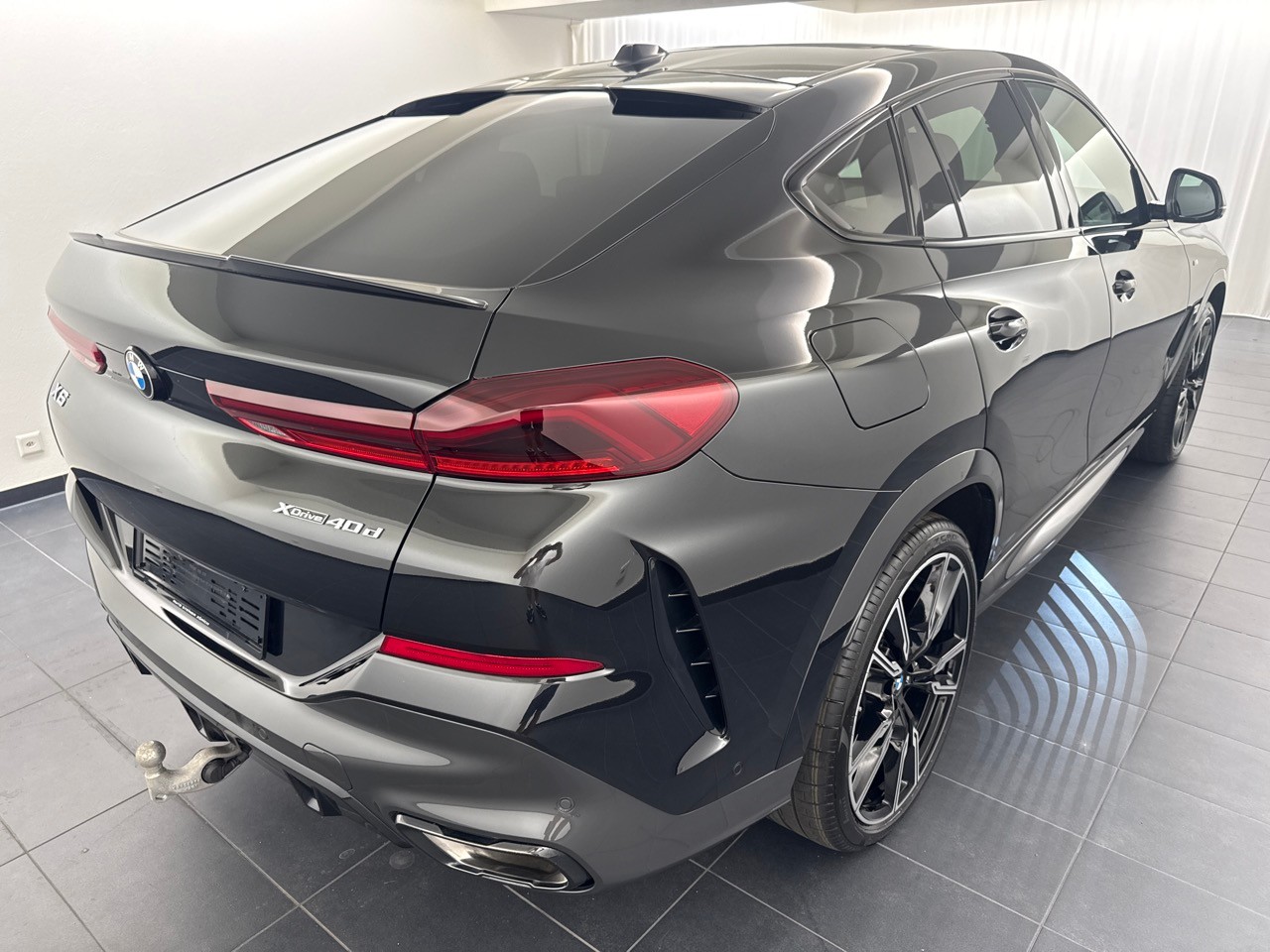 BMW X6 xDrive 48V 40d M SportPro-showroom-element-2
