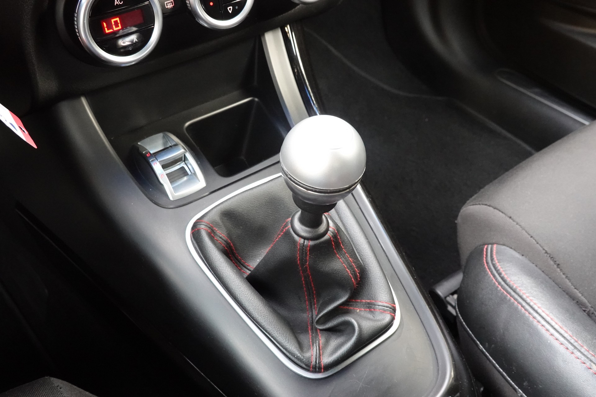 ALFA ROMEO Giulietta 1750 TBi Quadrifoglio Verde-image-15