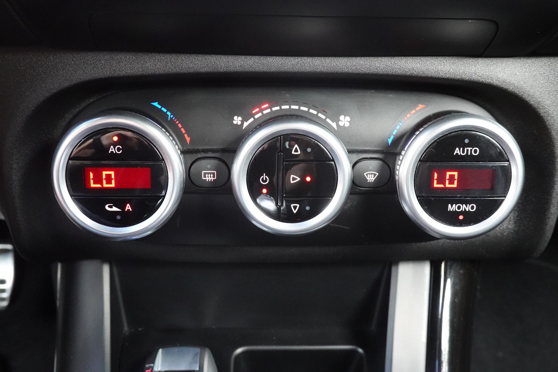 ALFA ROMEO Giulietta 1750 TBi Quadrifoglio Verde-image-14