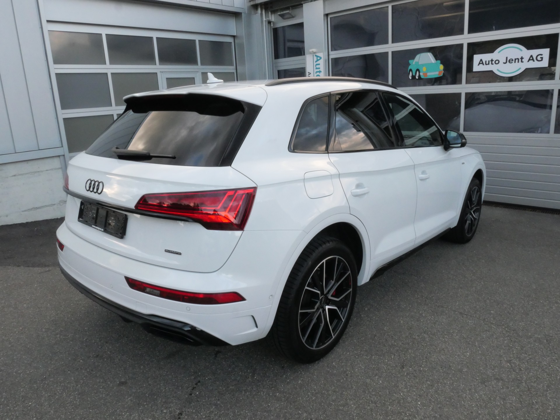 AUDI Q5 40 TDI Black Edition S-Line quattro S-tronic *CH-Auto, ABT-Chiptuning, AHK 2'400kg*-showroom-element-3