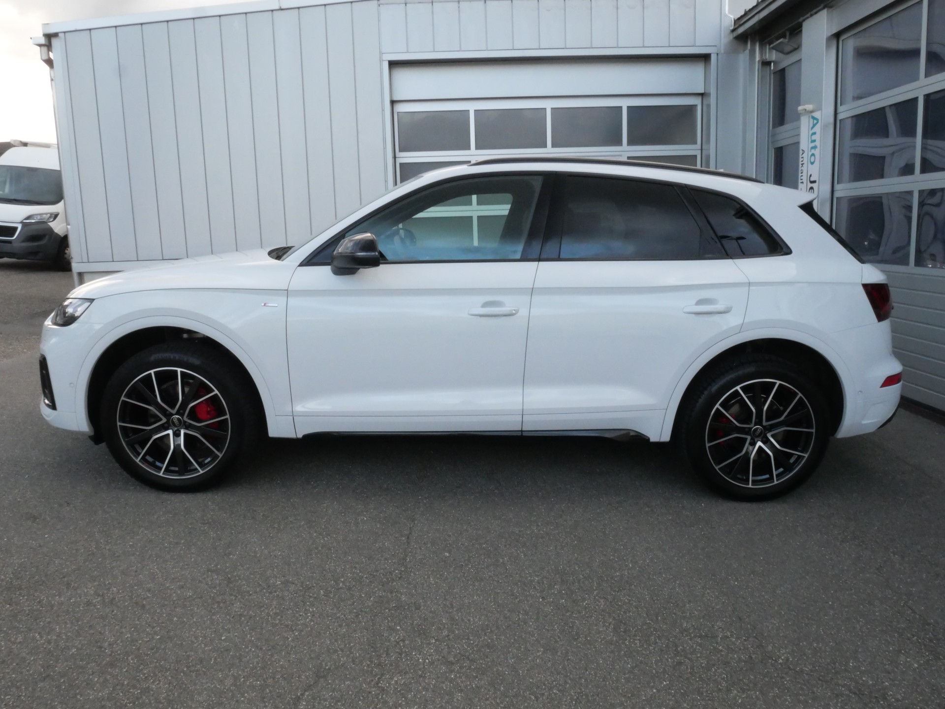 AUDI Q5 40 TDI Black Edition S-Line quattro S-tronic *CH-Auto, ABT-Chiptuning, AHK 2'400kg*-showroom-element-1