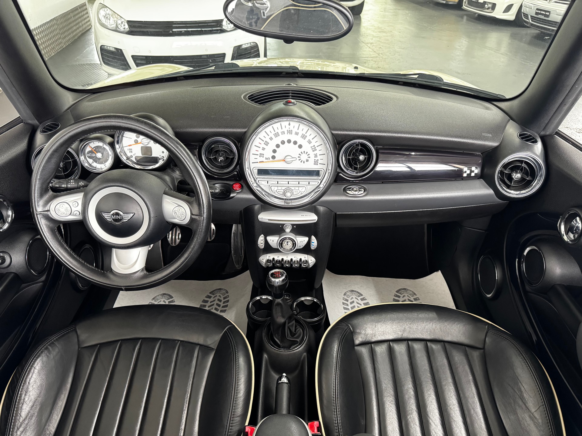 MINI Cooper John Cooper Works Cabriolet-image-24