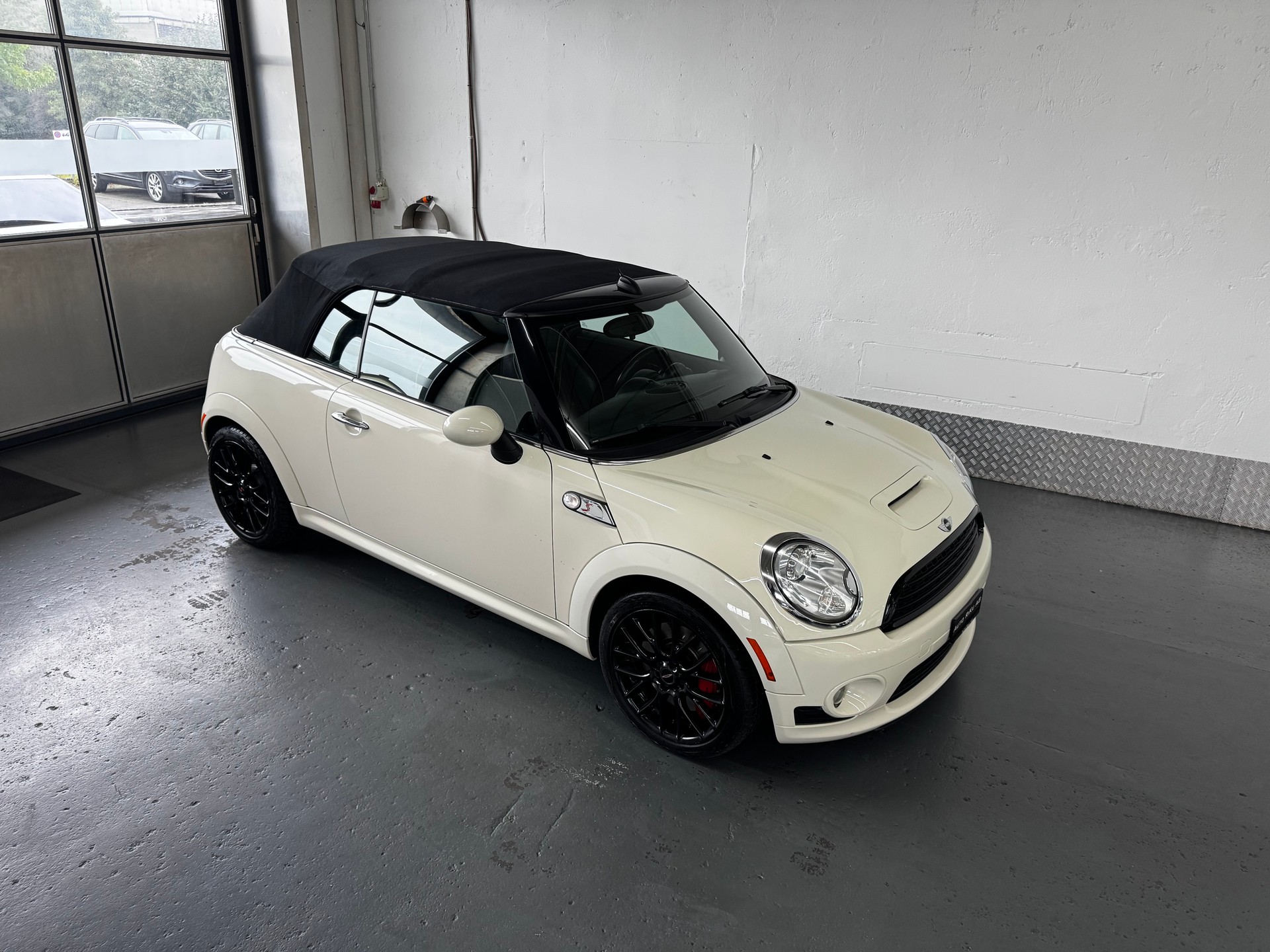 MINI Cooper John Cooper Works Cabriolet