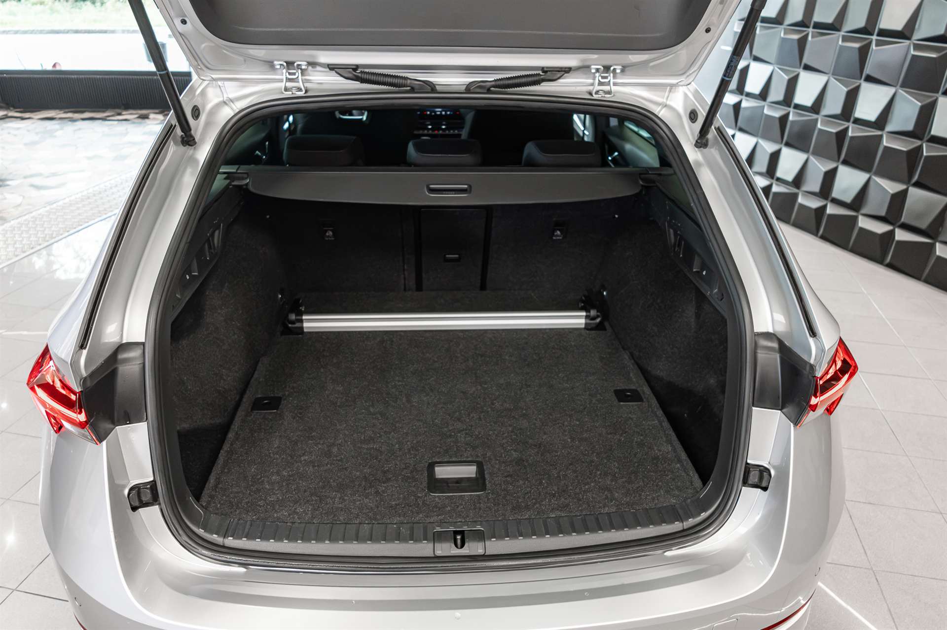 SKODA Octavia Combi 2.0 TDI DSG SportLine 4x4-image-25