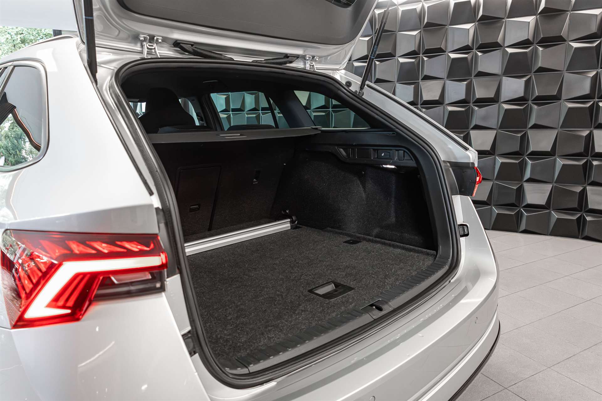 SKODA Octavia Combi 2.0 TDI DSG SportLine 4x4-image-26