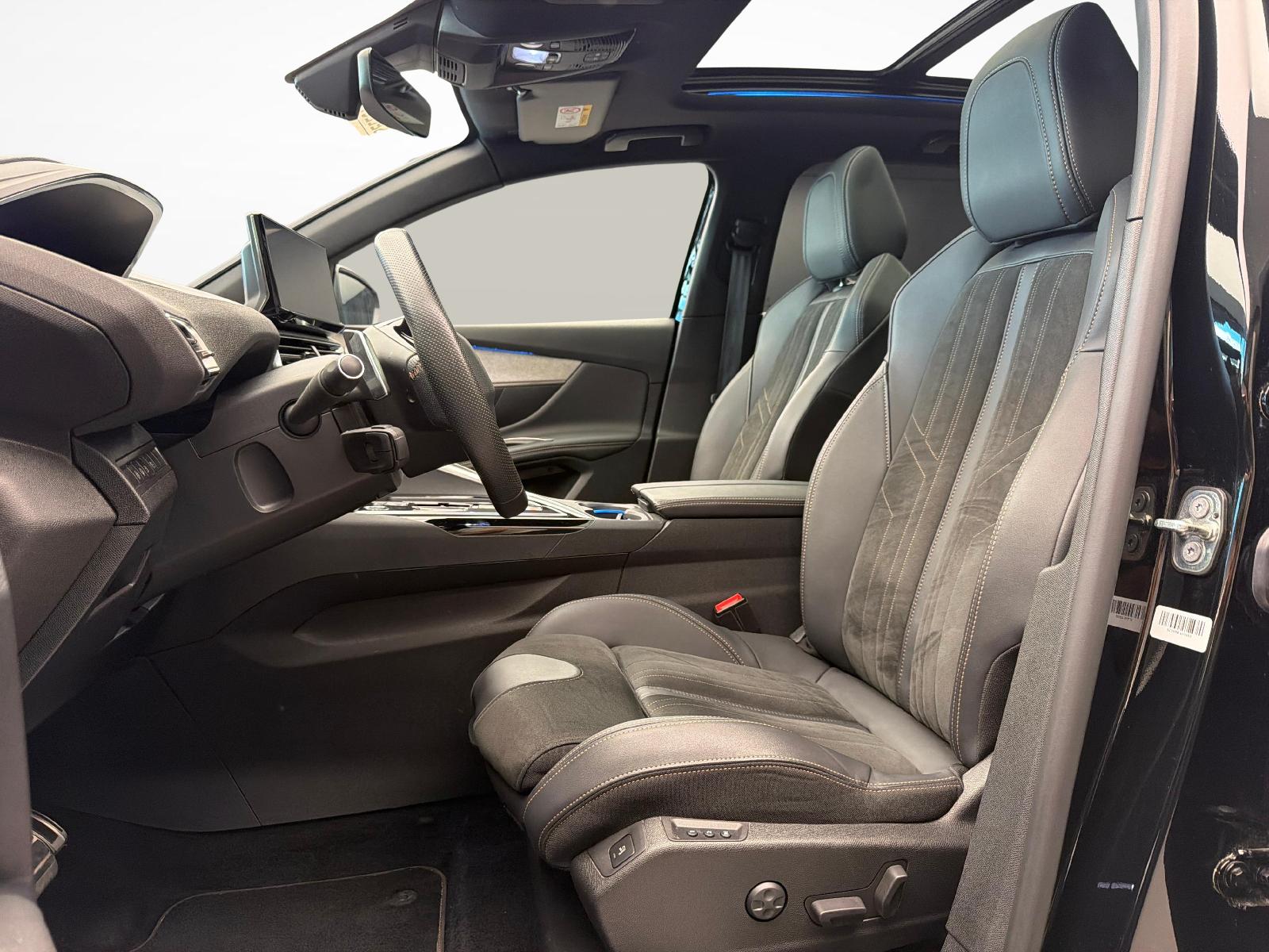 PEUGEOT 3008 1.6 Plug-in Hybrid4 GT-image-10