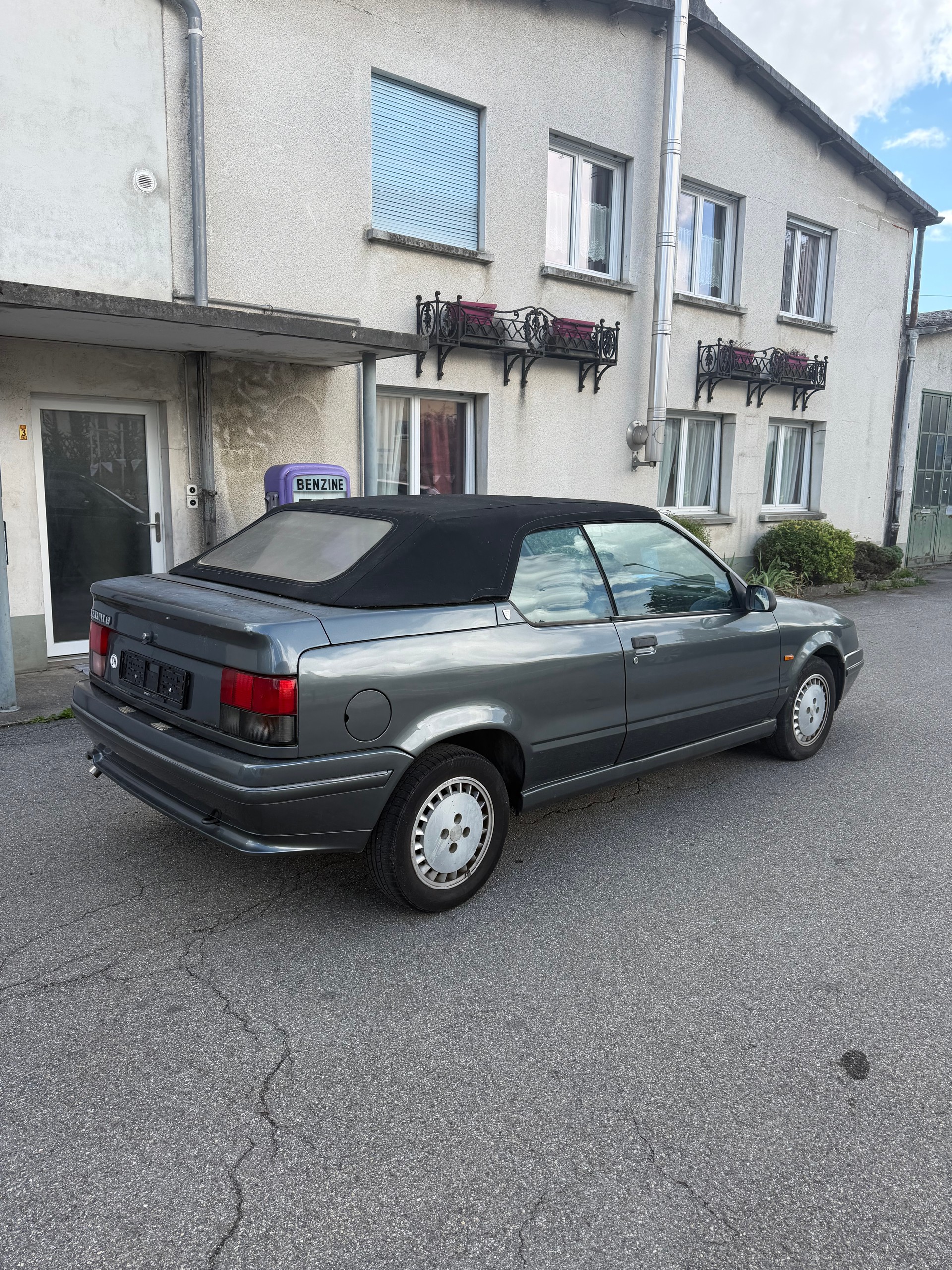 RENAULT R19 Cabrio 1.7-showroom-element-3