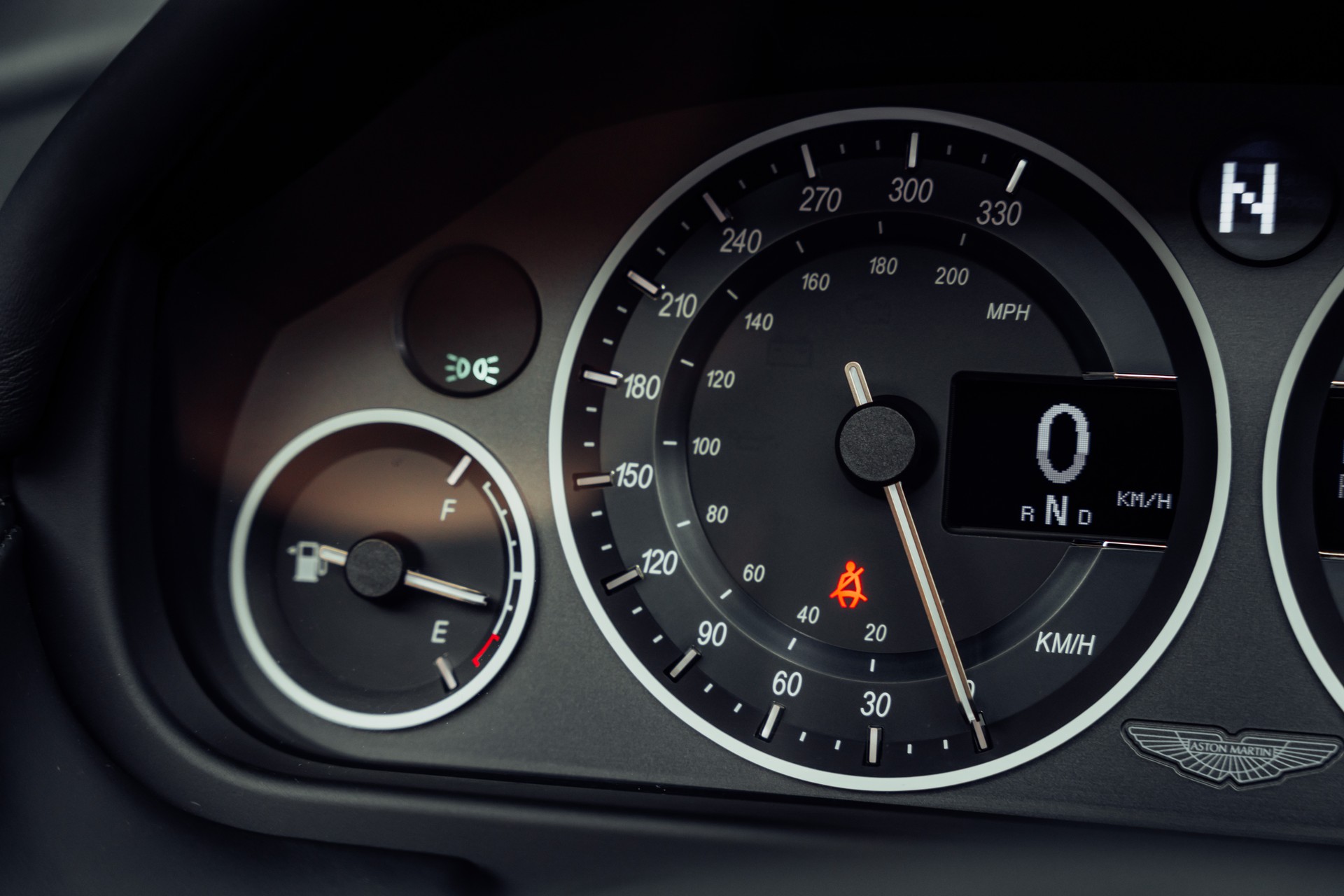 ASTON MARTIN V12 Vantage 5.9 S-image-19
