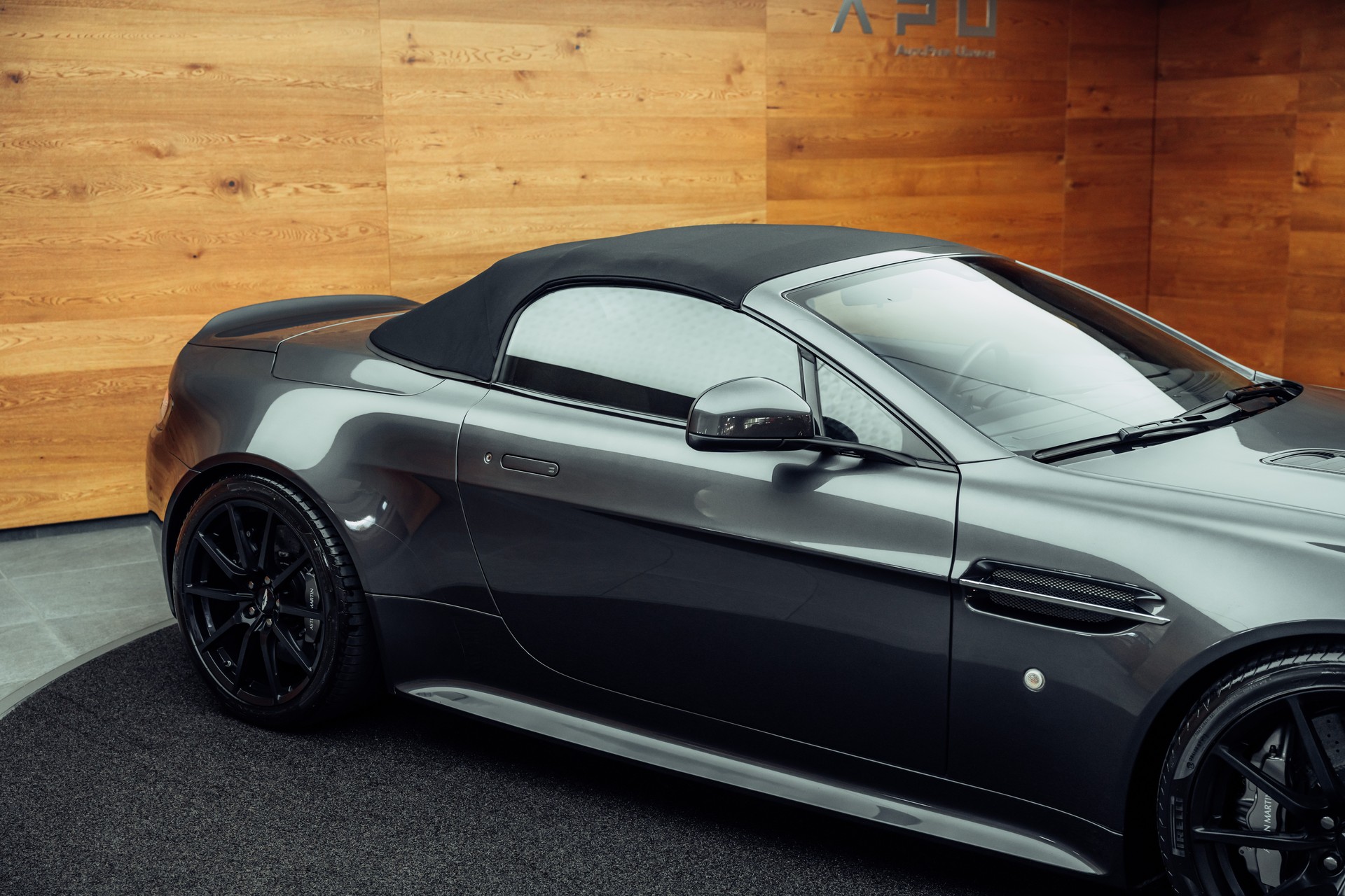 ASTON MARTIN V12 Vantage 5.9 S-image-28