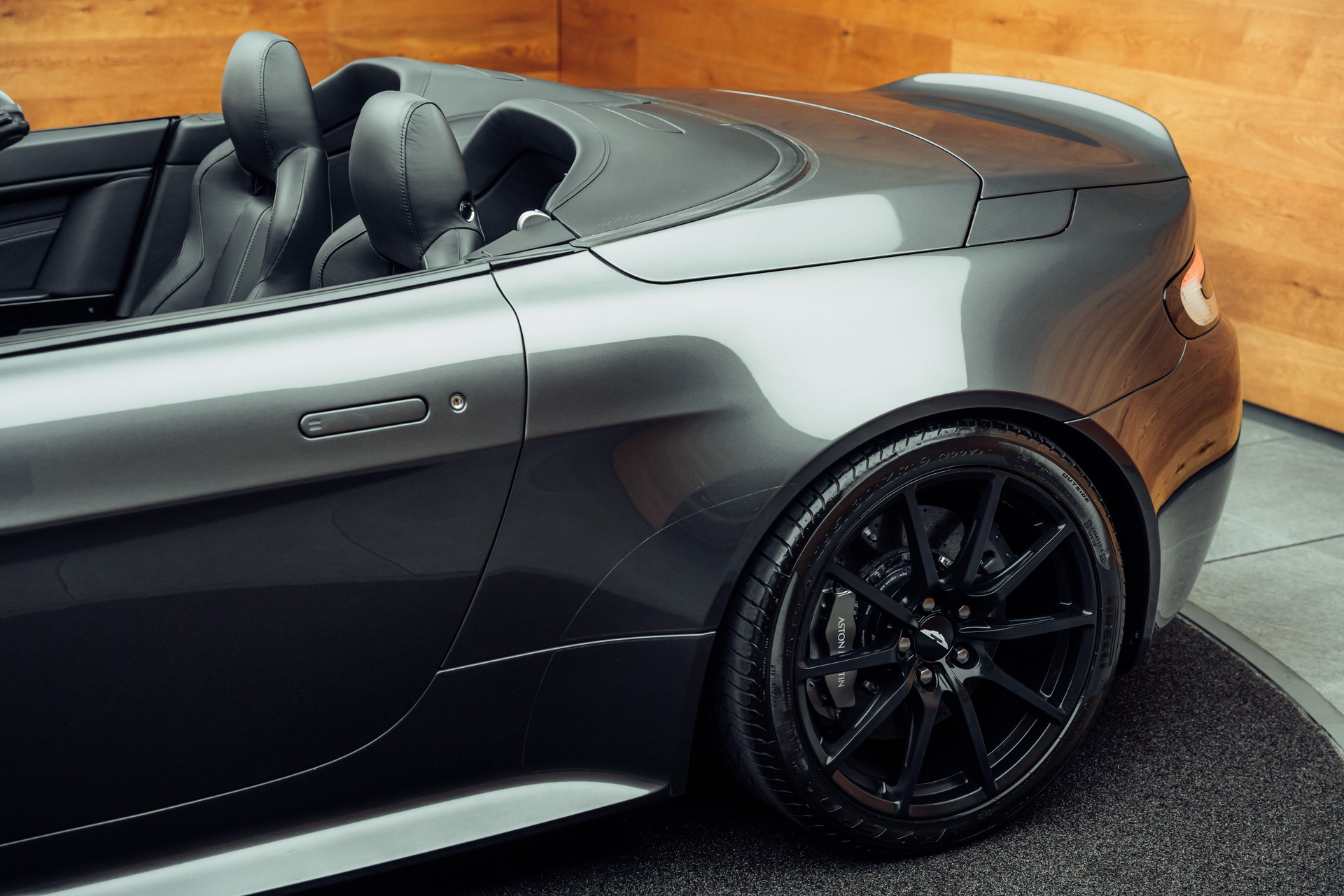 ASTON MARTIN V12 Vantage 5.9 S-image-29