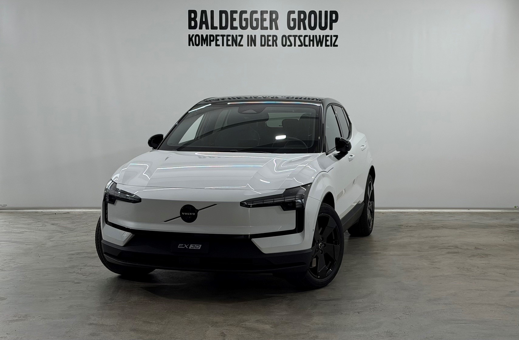 VOLVO EX 30 P8 Ultra XCENTRIC Black E