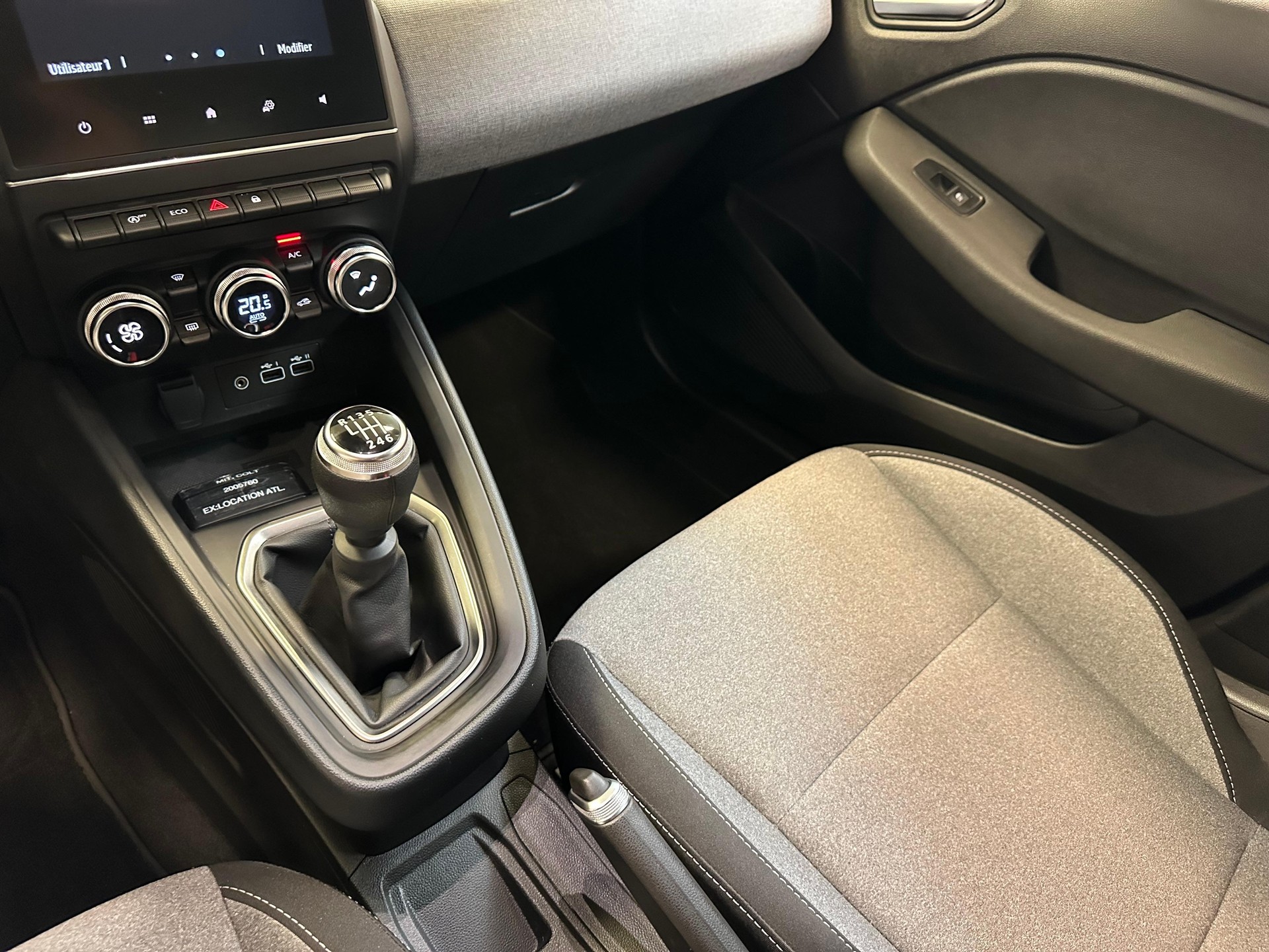 MITSUBISHI Colt 1.0 Invite-image-8