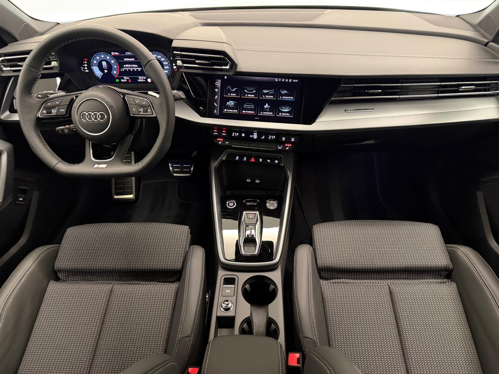 AUDI A3 Sportback 35 TFSI S Line S-Tronic-image-12