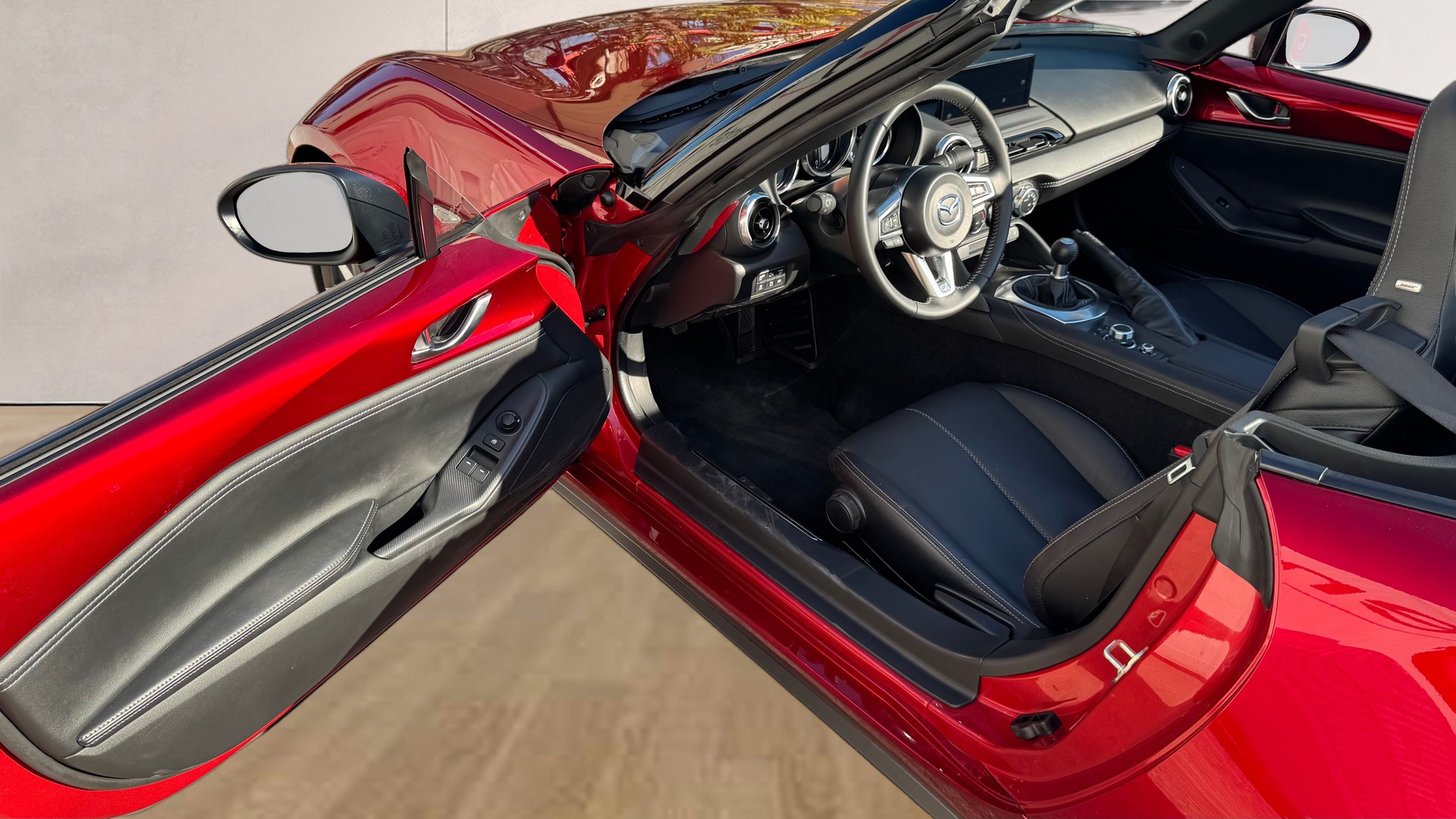 MAZDA MX-5 Skyactiv-G 132 Exclusive-line-image-13