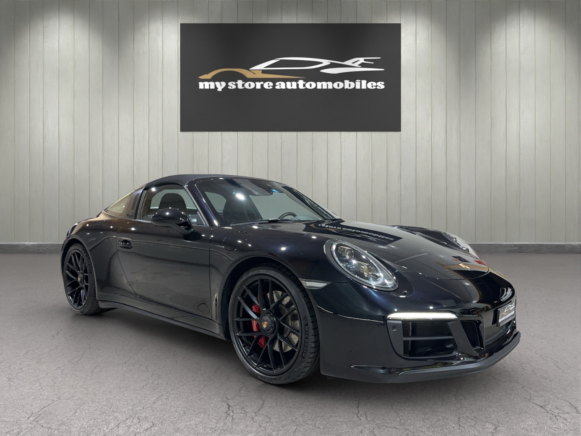 PORSCHE 911 Targa 4 GTS PDK-showroom-element-3
