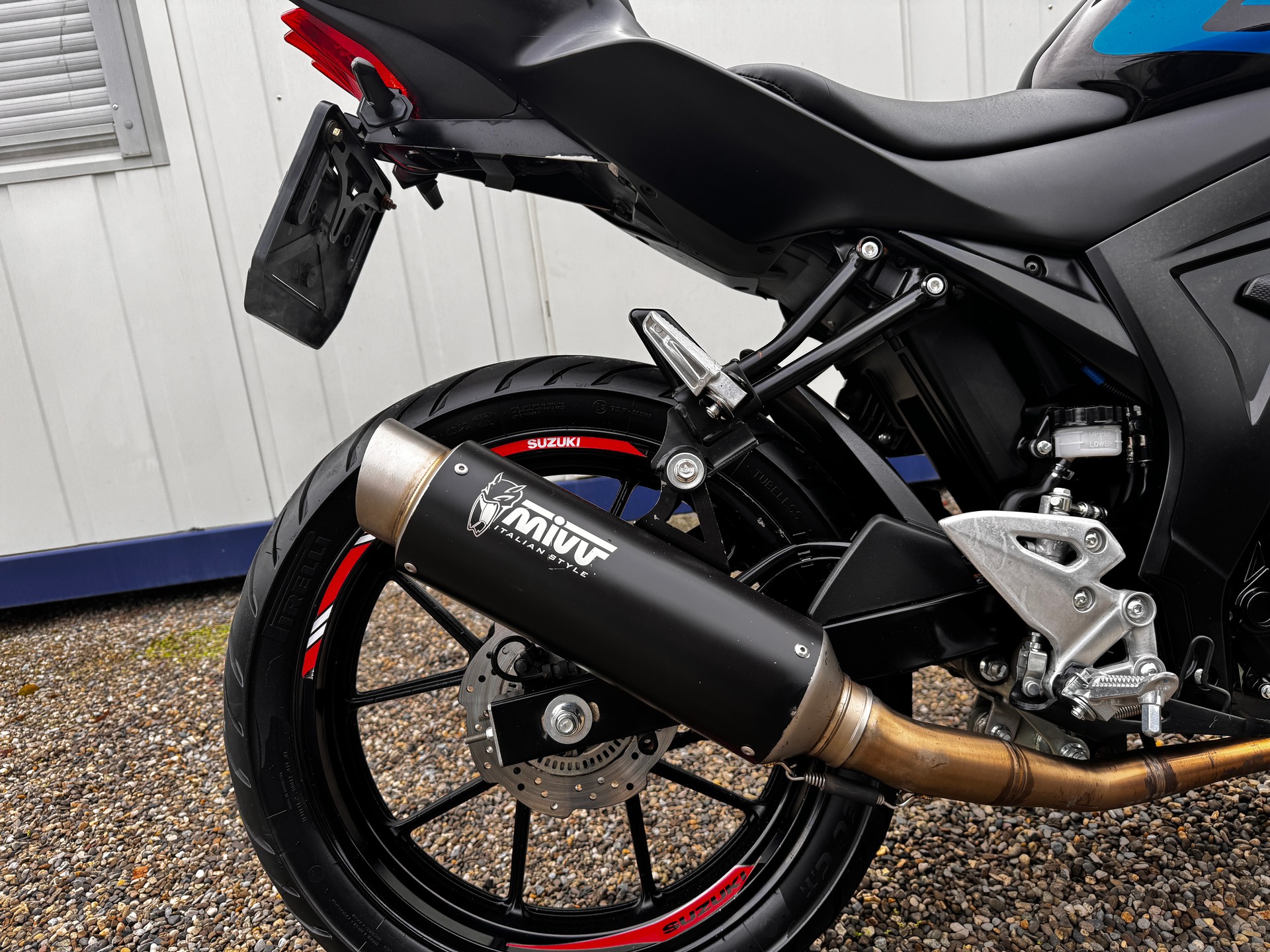 SUZUKI GSX-S 125-image-7