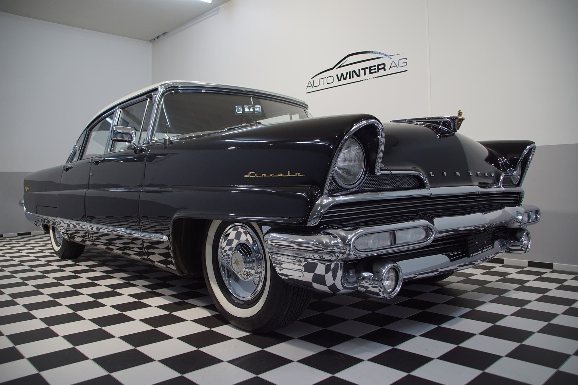 LINCOLN Premiere V8 Model 1956-showroom-element-1