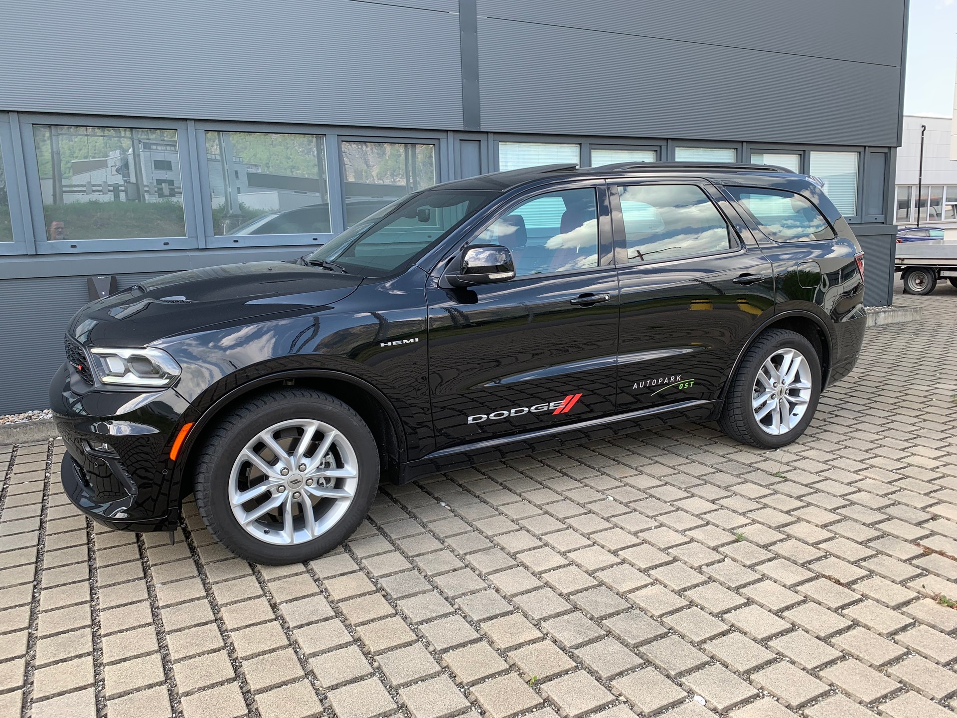 DODGE Durango R/T 5.7 V8 / 7 - Plätzer-image-1