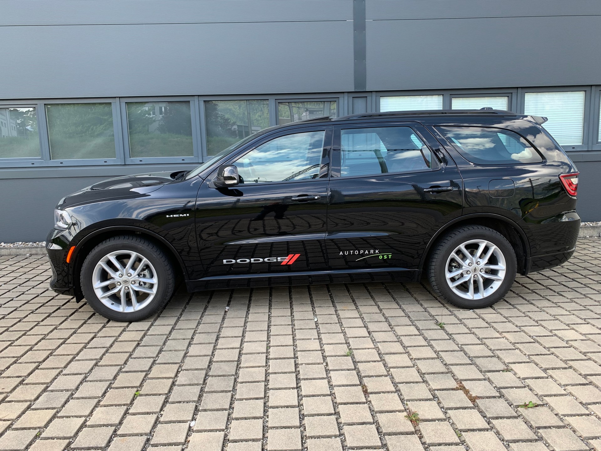 DODGE Durango R/T 5.7 V8 / 7 - Plätzer-image-2