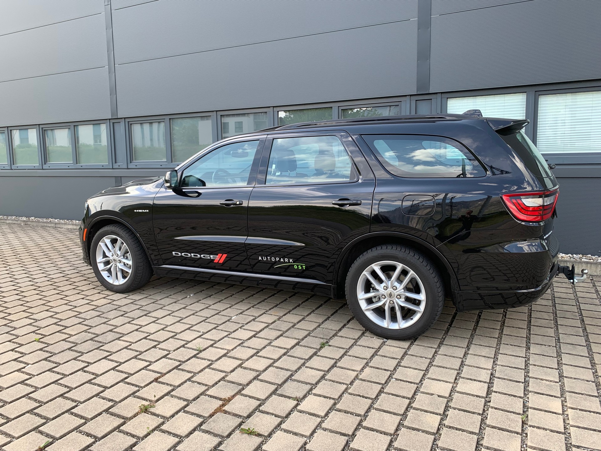 DODGE Durango R/T 5.7 V8 / 7 - Plätzer-image-3