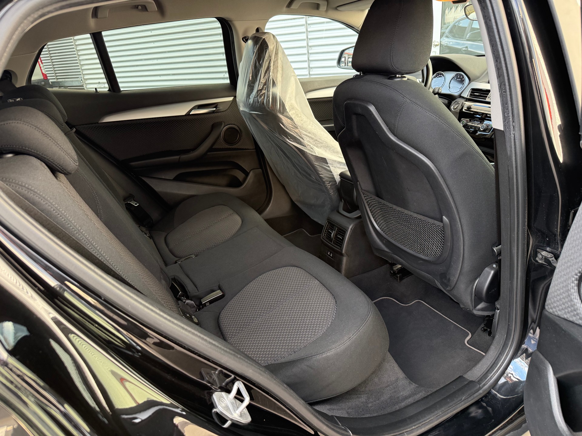 BMW X2 sDrive 18i-image-4