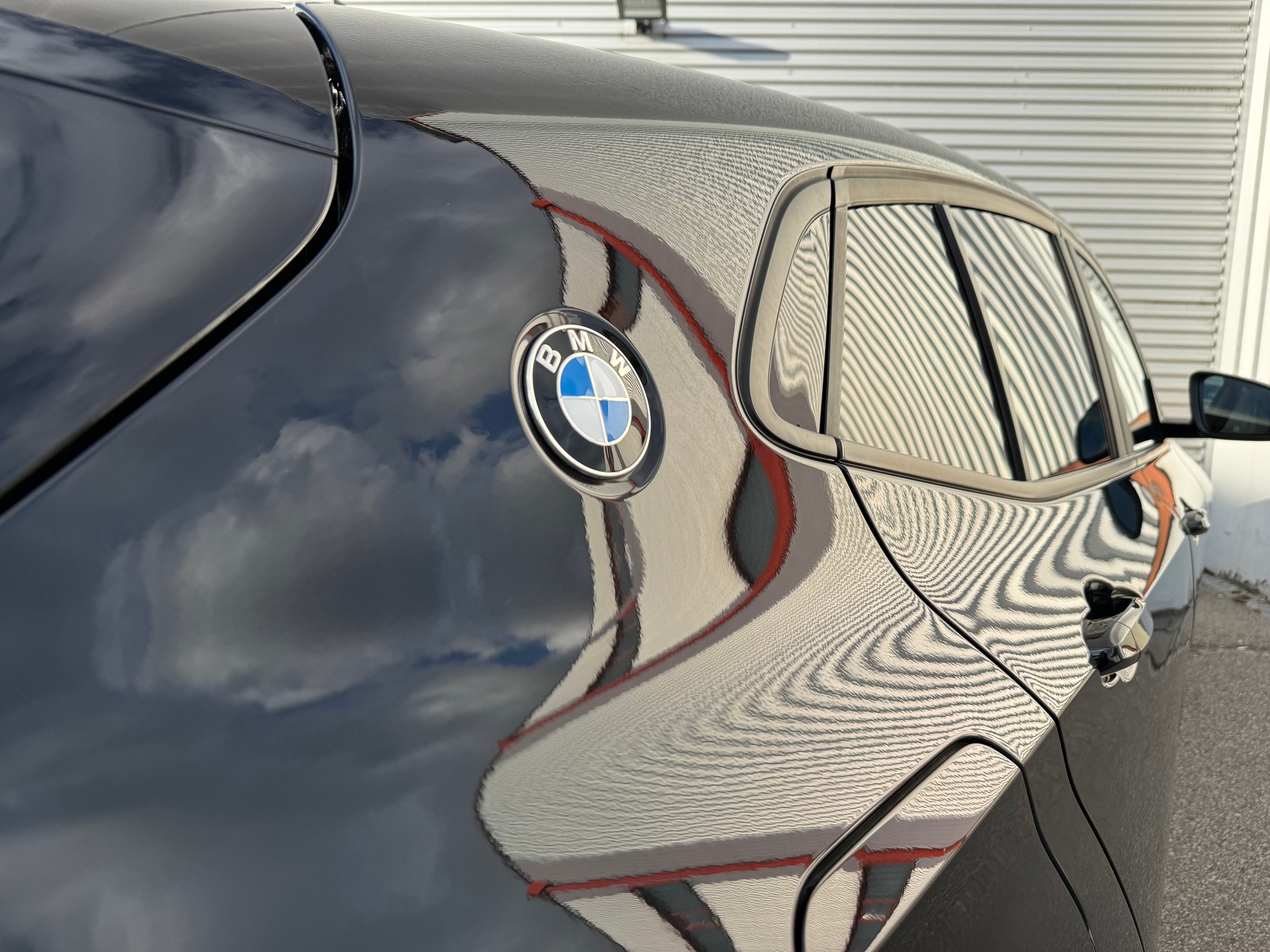 BMW X2 sDrive 18i-showroom-element-2