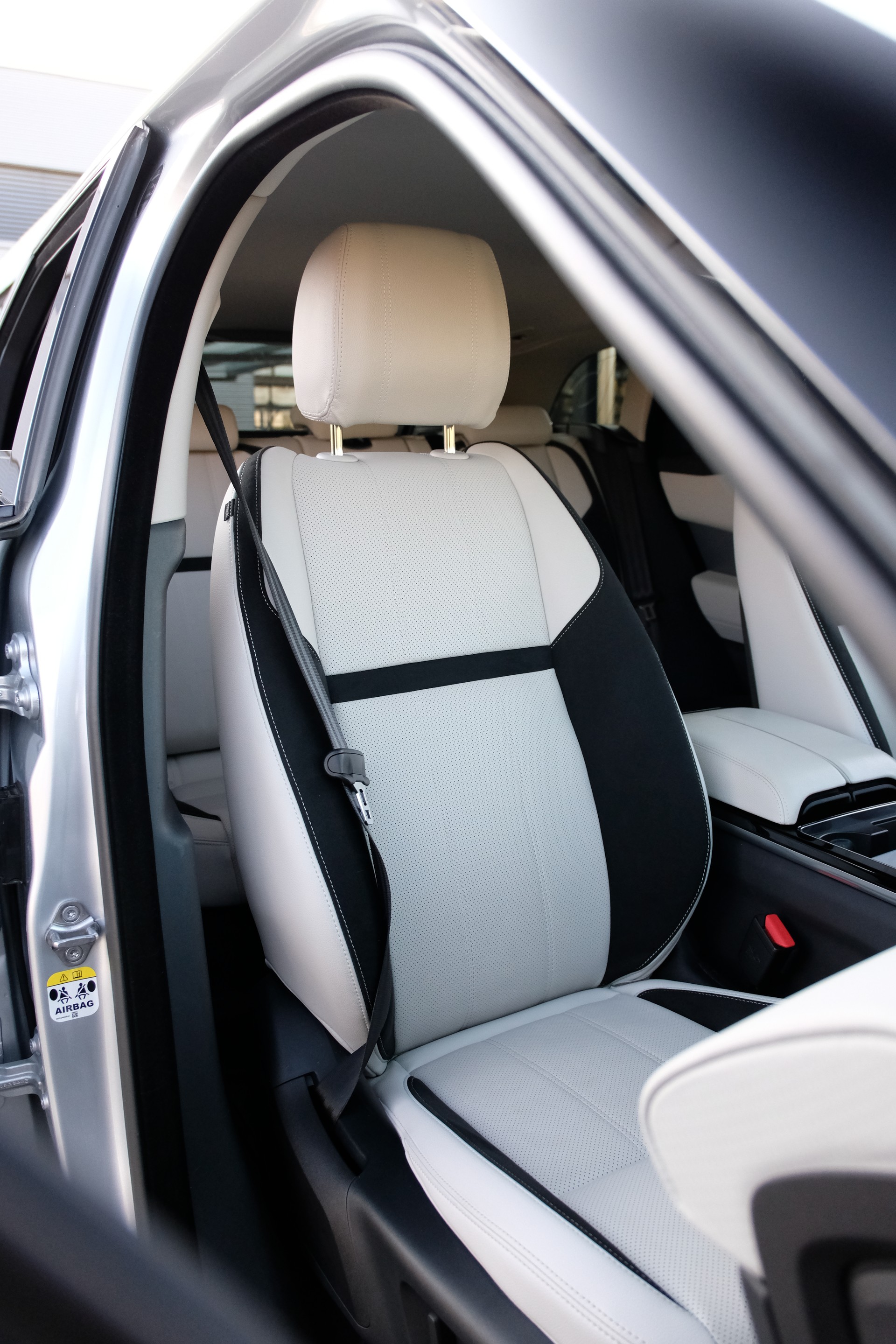 LAND ROVER Range Rover Velar R-Dynamic P 250 Automatic-image-16