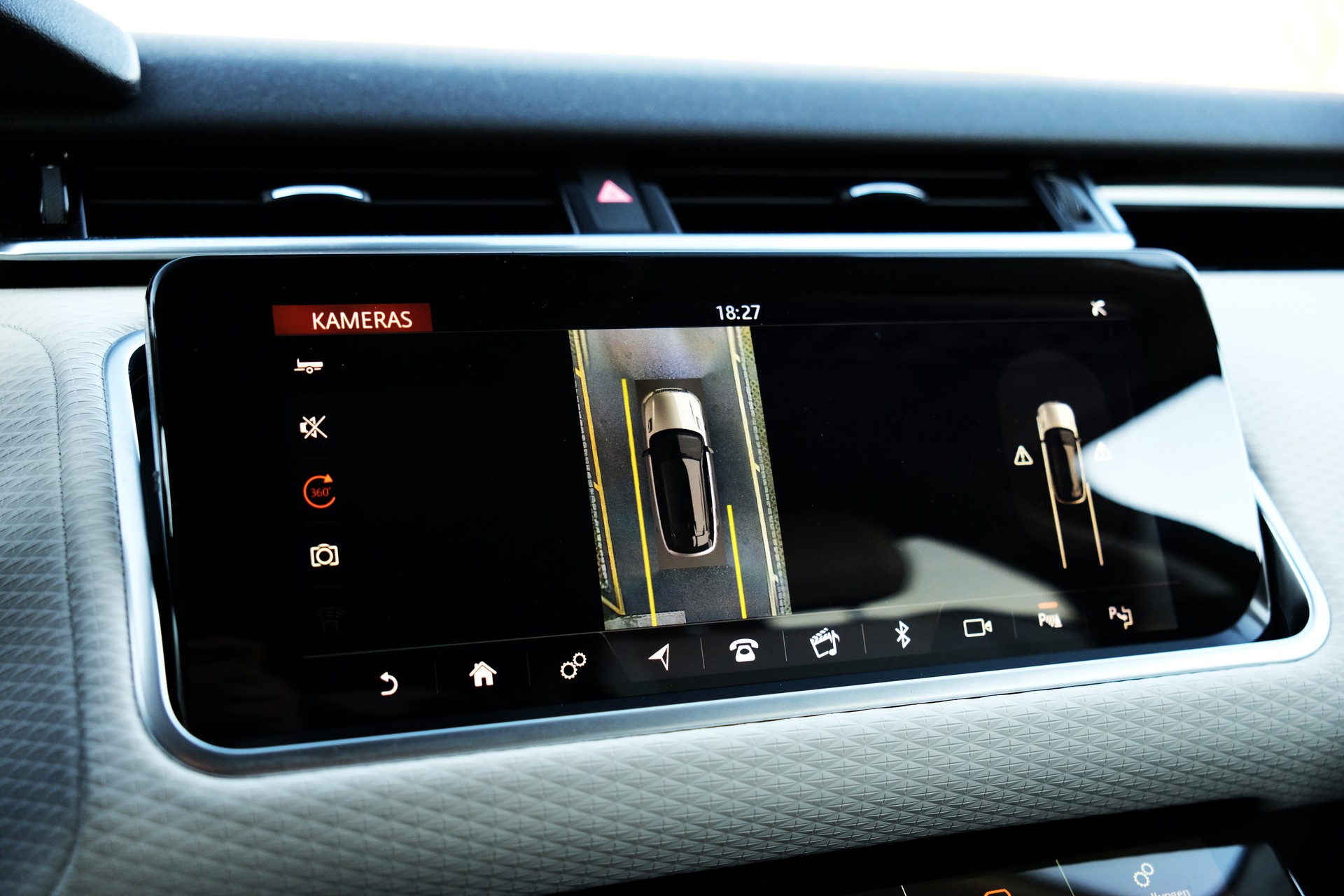 LAND ROVER Range Rover Velar R-Dynamic P 250 Automatic-image-19