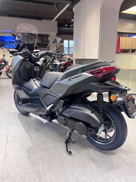 YAMAHA X-MAX 125-image-1