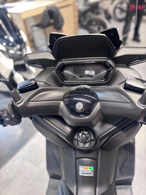 YAMAHA X-MAX 125-image-3