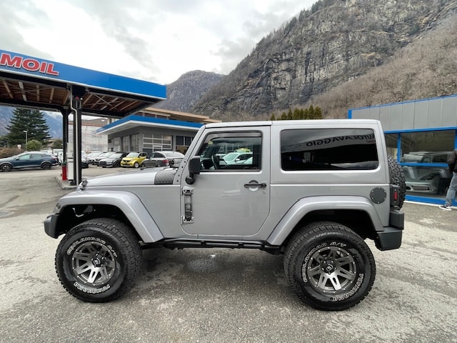 JEEP Wrangler 2.8 CRD Sahara X Automatic hardtop-image-4