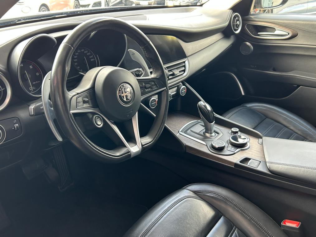 ALFA ROMEO Giulia 2.2 JTDM Super Automatic-showroom-element-3