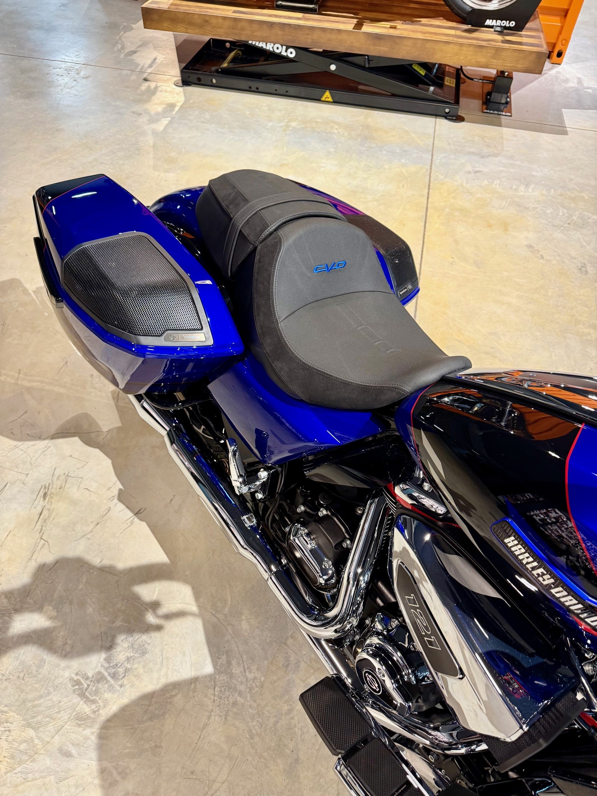 HARLEY-DAVIDSON FLTRXSE Road Glide 121 CVO-image-3
