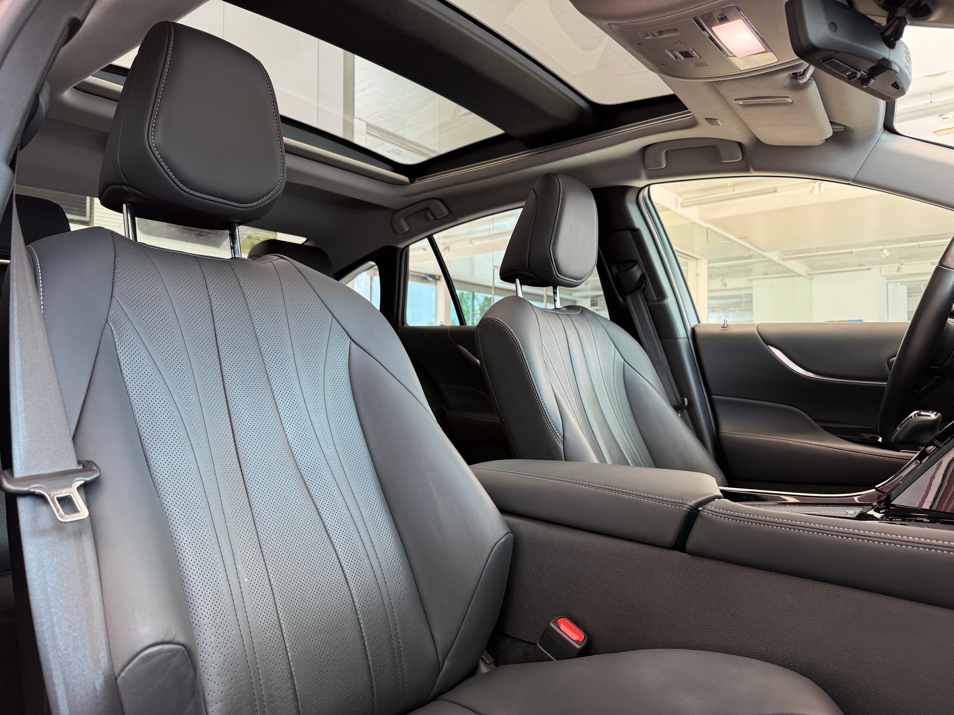 TOYOTA Mirai Fuel cell Platinum-image-13