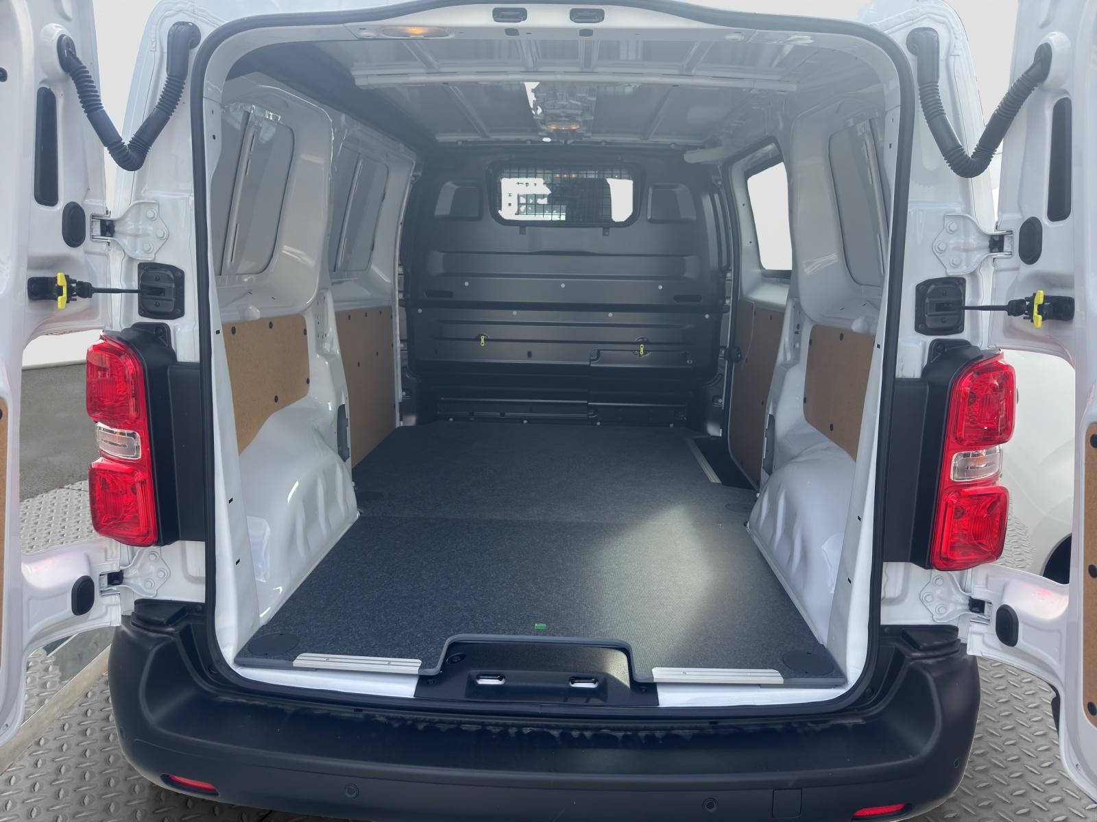 TOYOTA PROACE Van L1 2.0 D Advanced-image-10